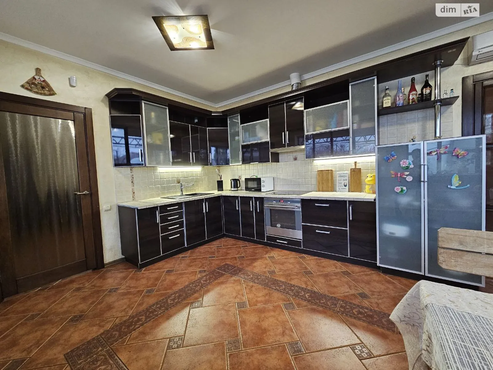 Продается дом на 2 этажа 236.7 кв. м с камином, цена: 95000 $ - фото 1