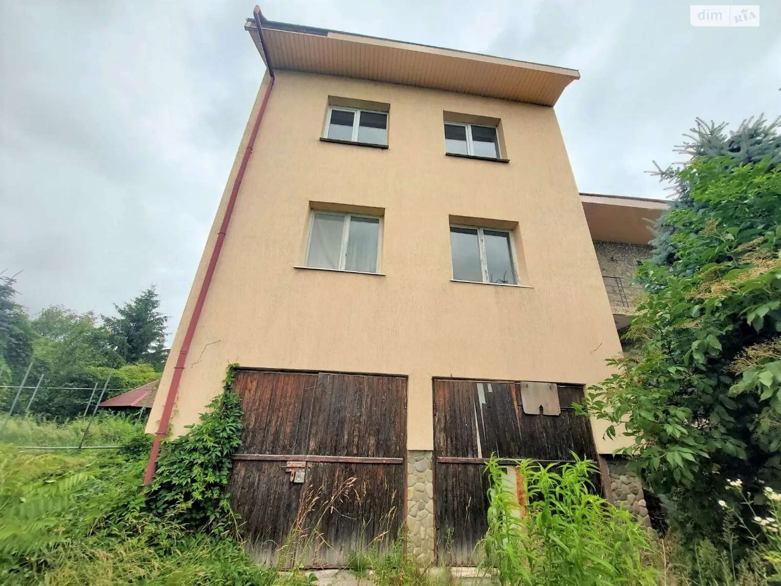 Продается дом на 3 этажа 434.4 кв. м с участком, цена: 160000 $ - фото 1