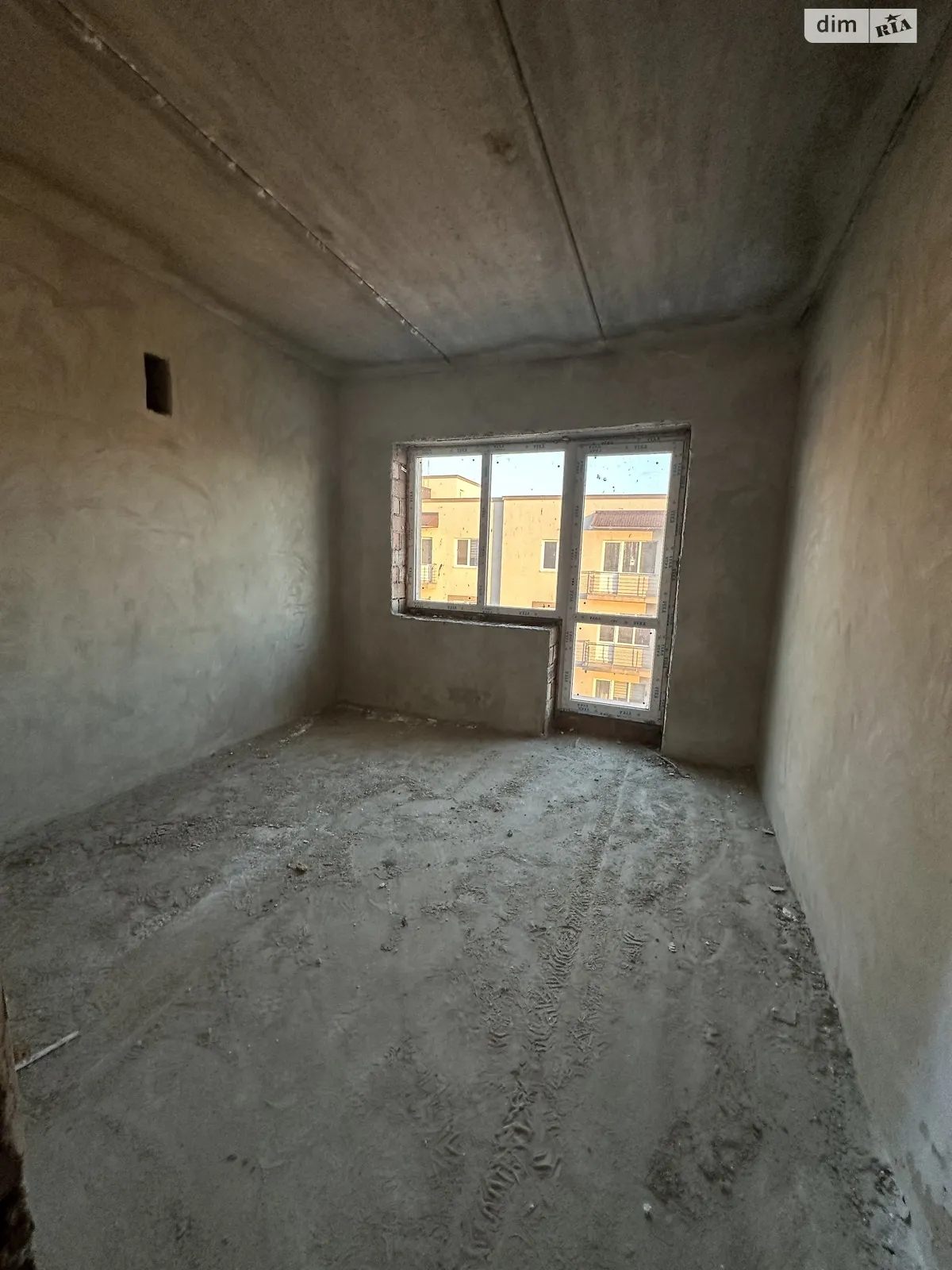 Продается 2-комнатная квартира 76 кв. м в Черновцах, ул. Казацкая - фото 1