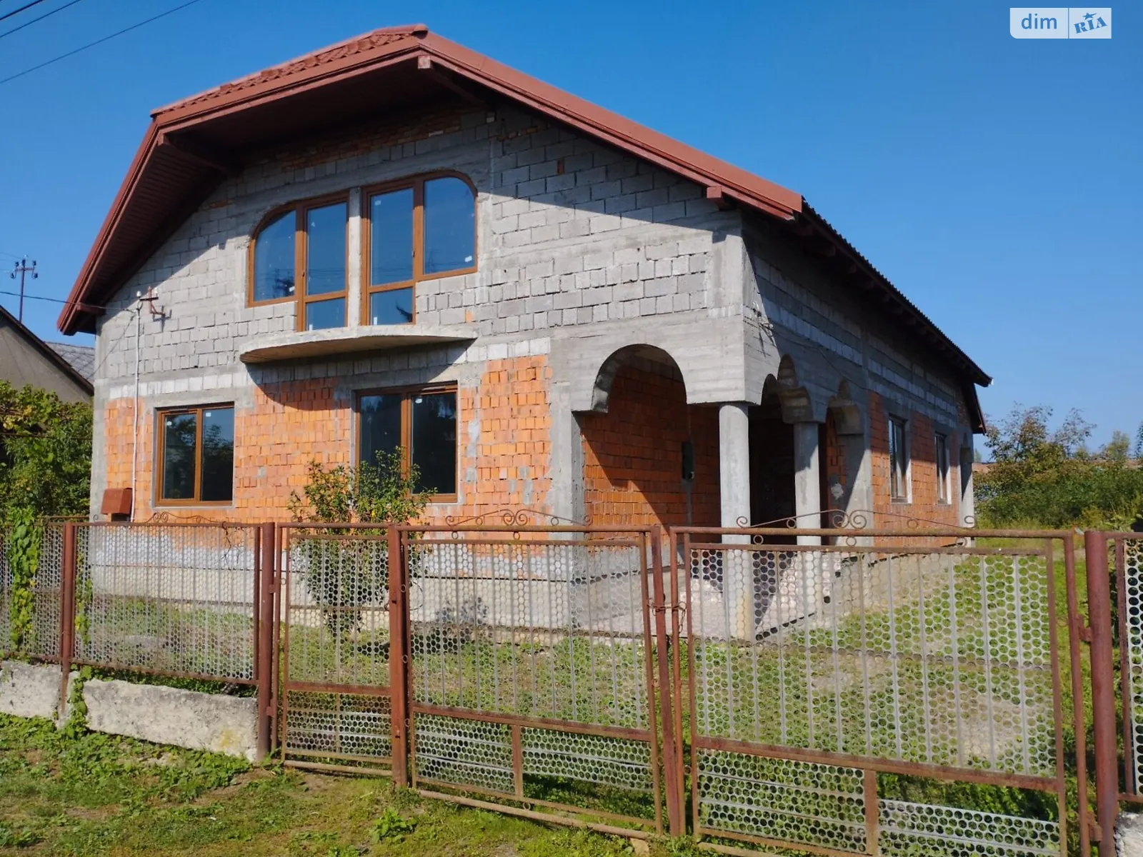 Продается дом на 2 этажа 218 кв. м с участком, цена: 67000 $ - фото 1