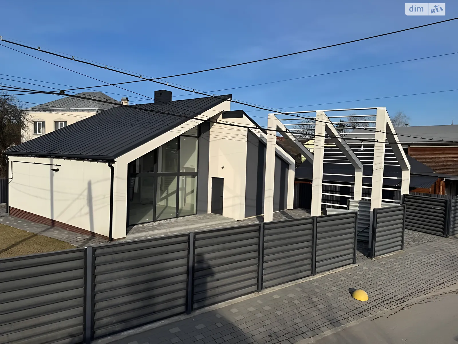 Продается одноэтажный дом 118 кв. м с гаражом, цена: 210000 $ - фото 1