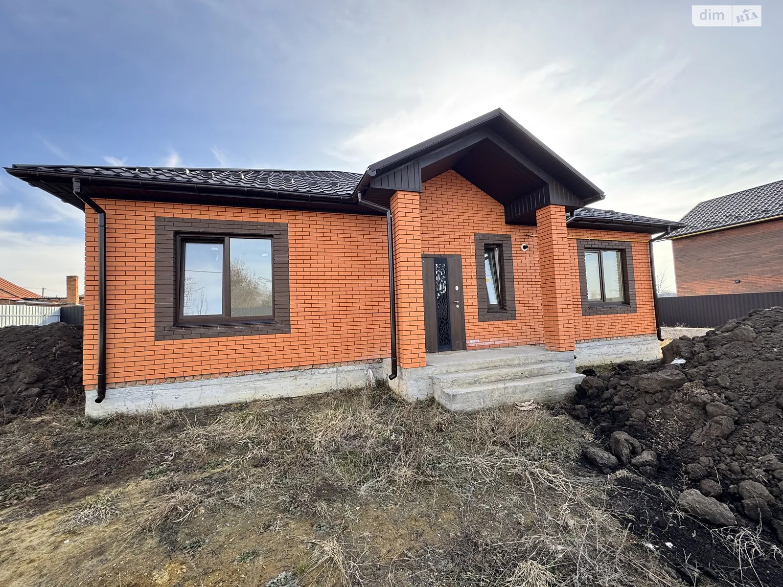 Продається одноповерховий будинок 115 кв. м з гаражем, цена: 89000 $ - фото 1