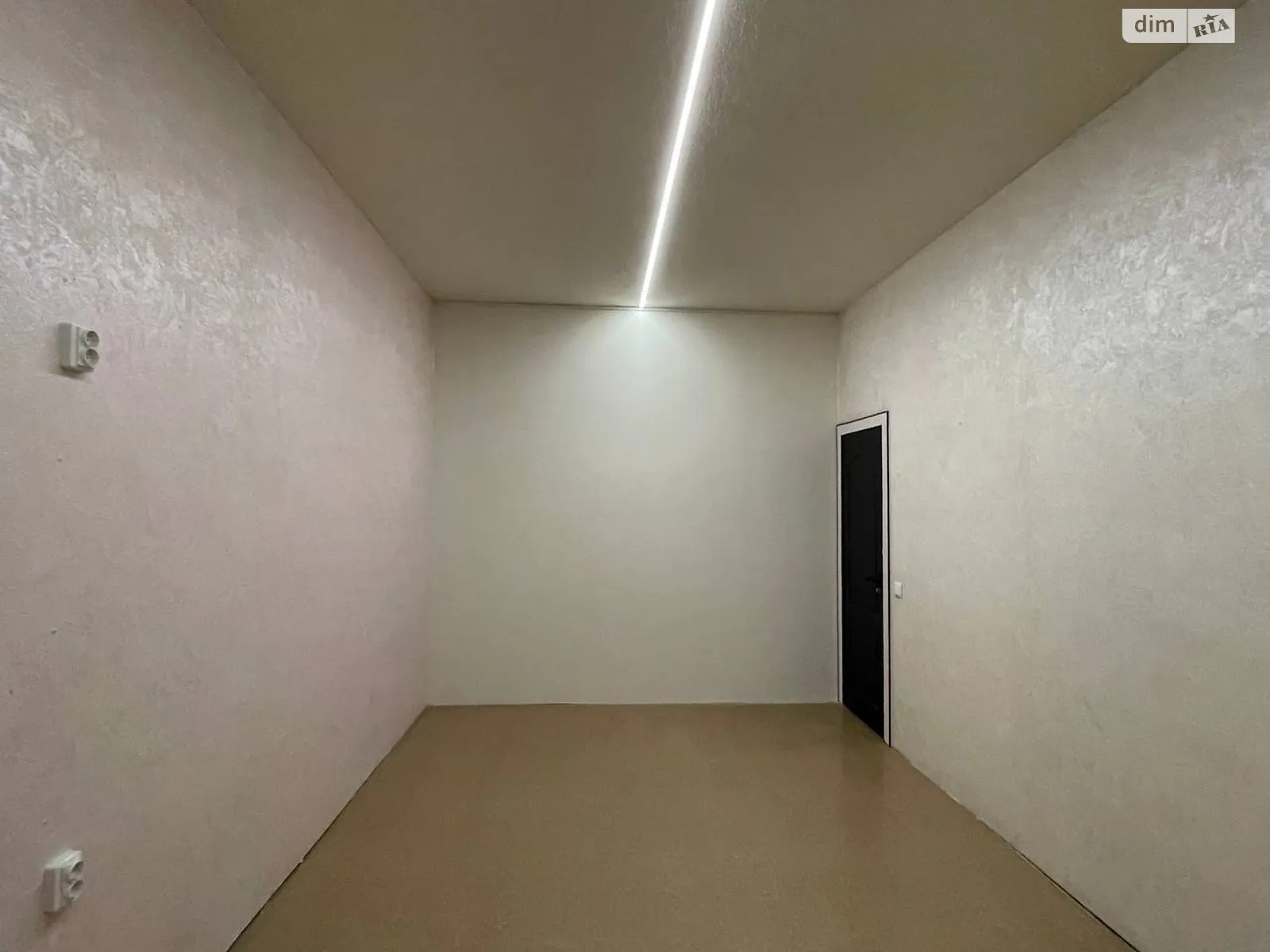 Сдается в аренду офис 15 кв. м в бизнес-центре, цена: 150 $ - фото 1