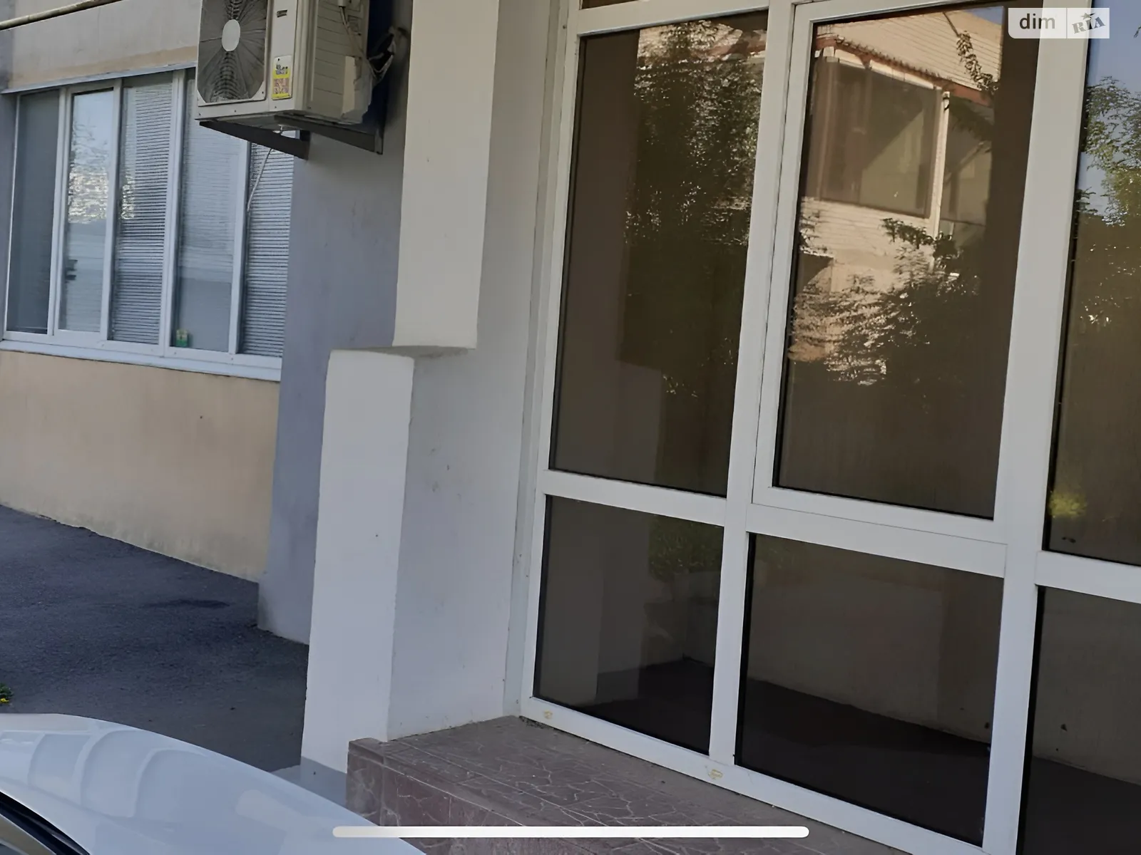 Сдается в аренду офис 105 кв. м в бизнес-центре, цена: 15000 грн - фото 1