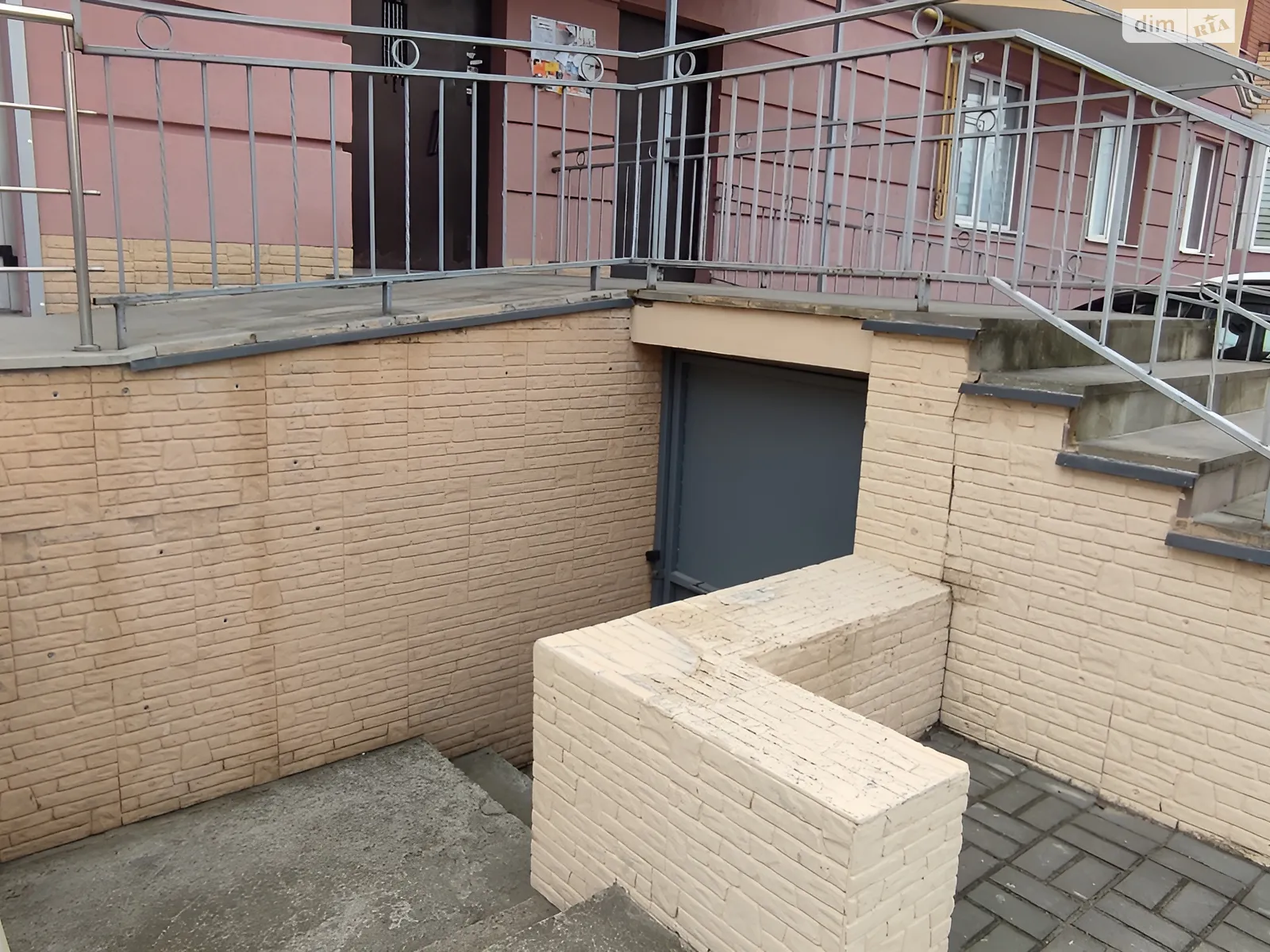 Продається об'єкт сфери послуг 264.7 кв. м в 10-поверховій будівлі, цена: 172055 $ - фото 1
