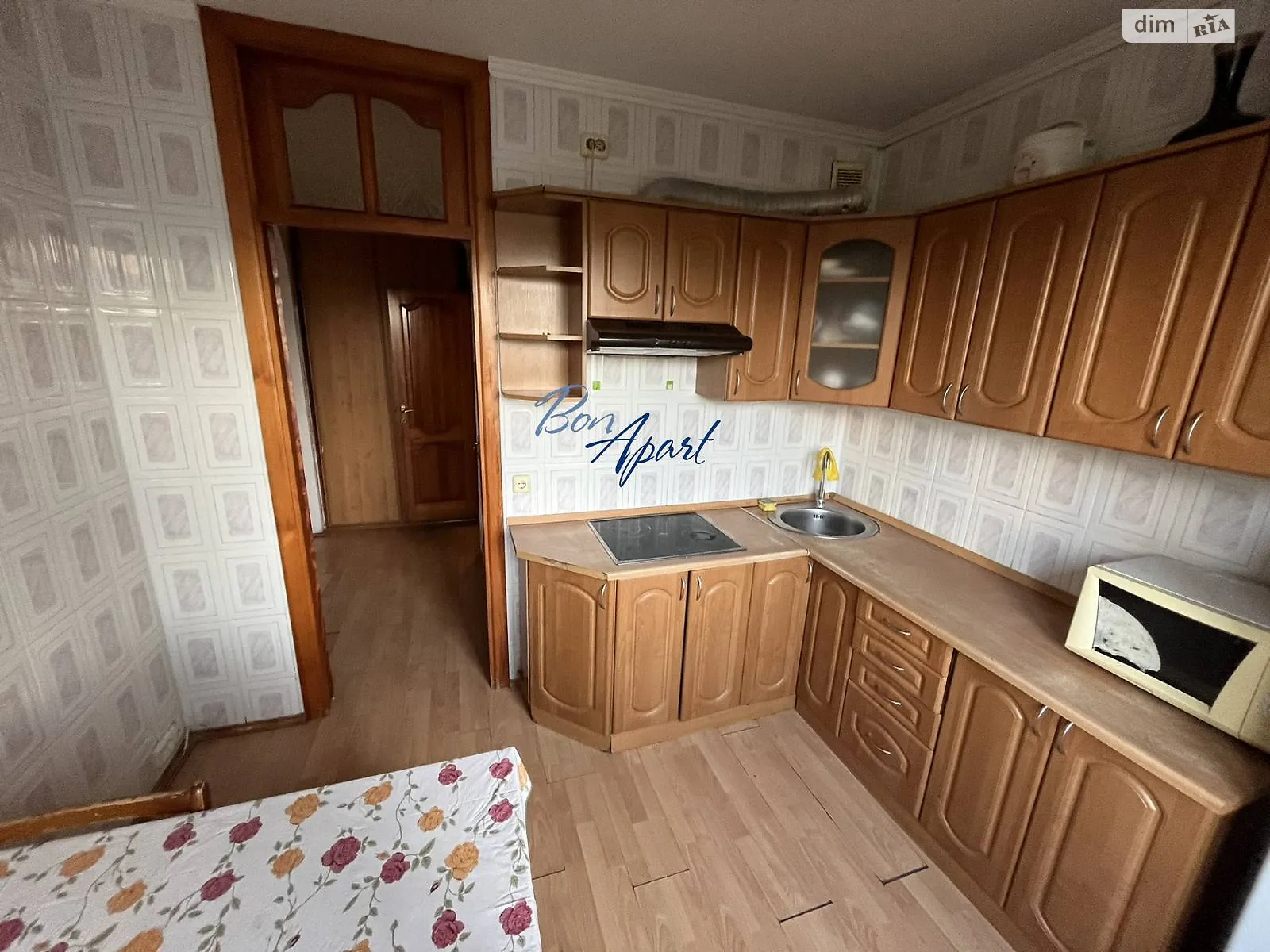 Здається в оренду 3-кімнатна квартира 72.3 кв. м у Києві, вул. Академіка Заболотного, 4 - фото 1