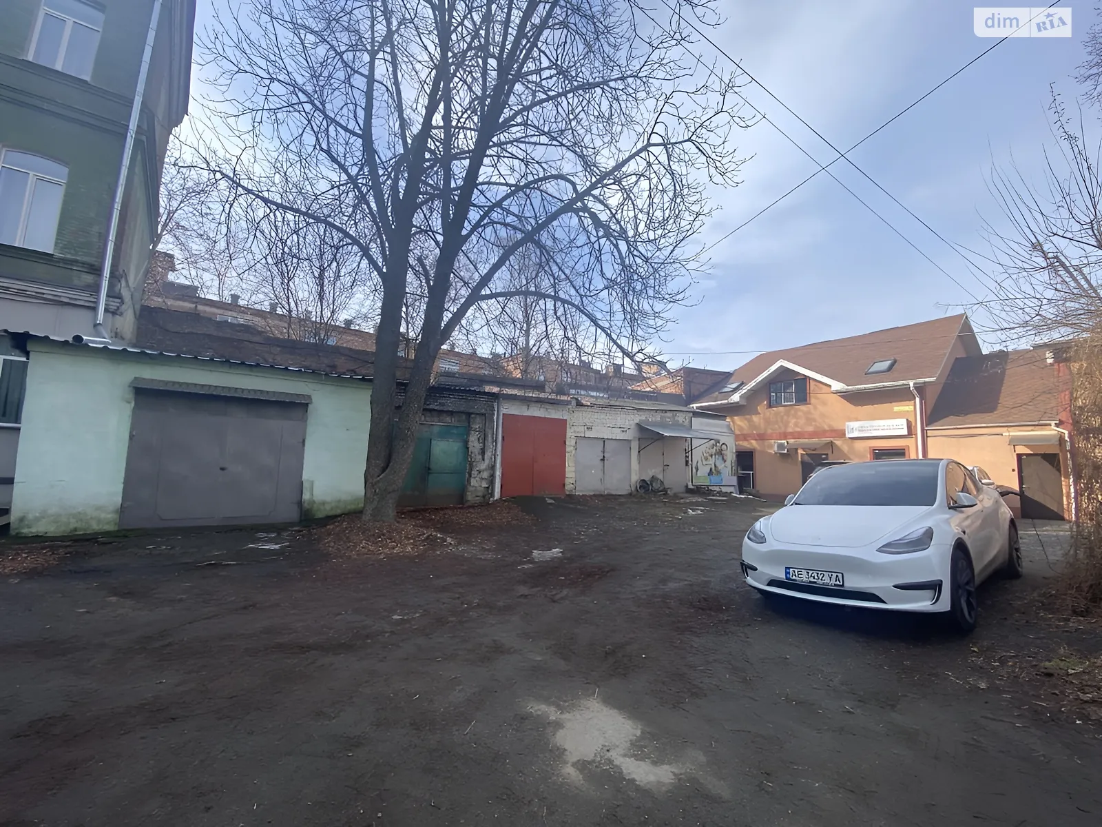 Продається окремий гараж під легкове авто на 35 кв. м, цена: 2500 $ - фото 1