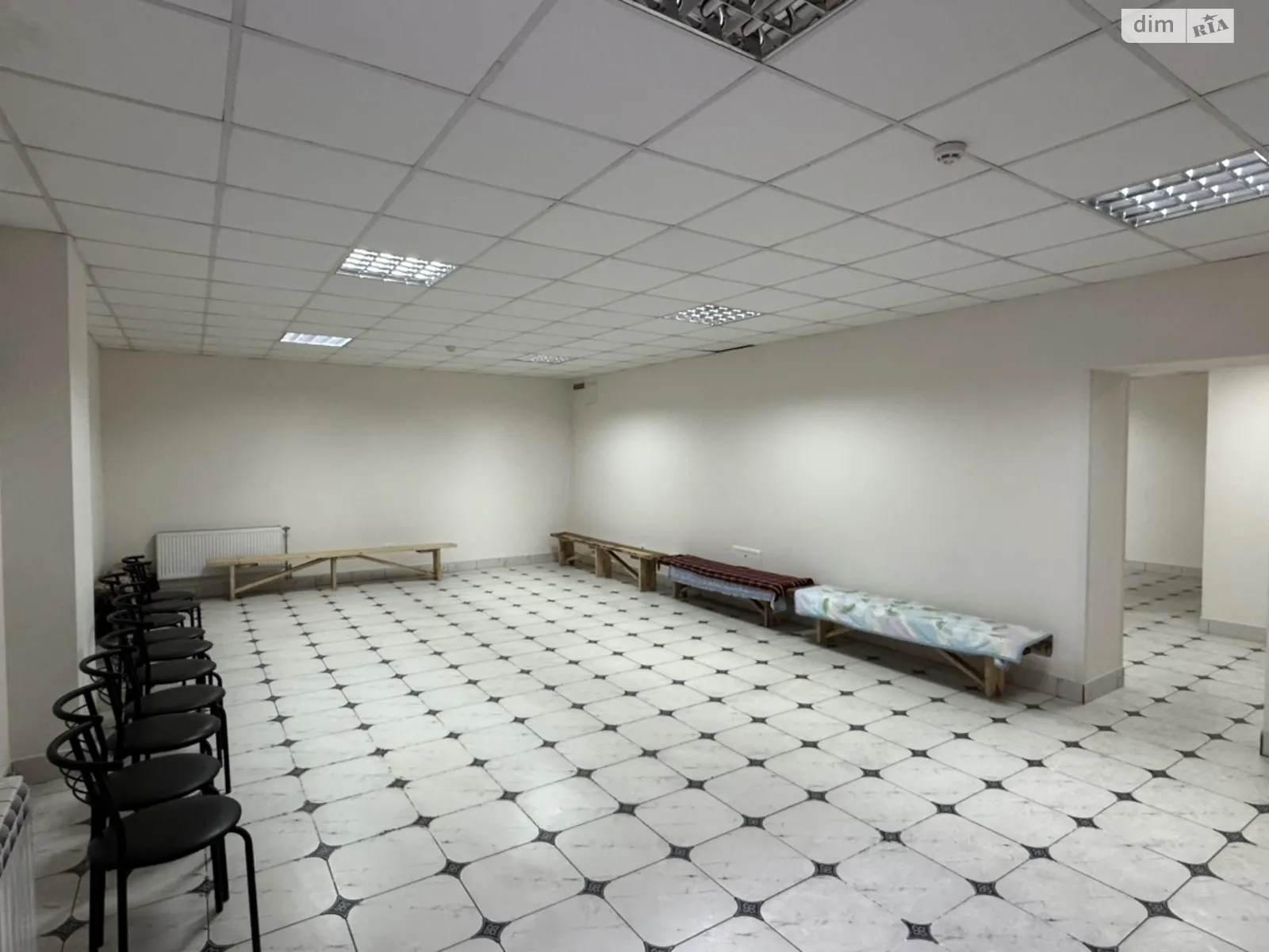 Сдается в аренду помещения свободного назначения 130 кв. м в 1-этажном здании, цена: 26000 грн - фото 1