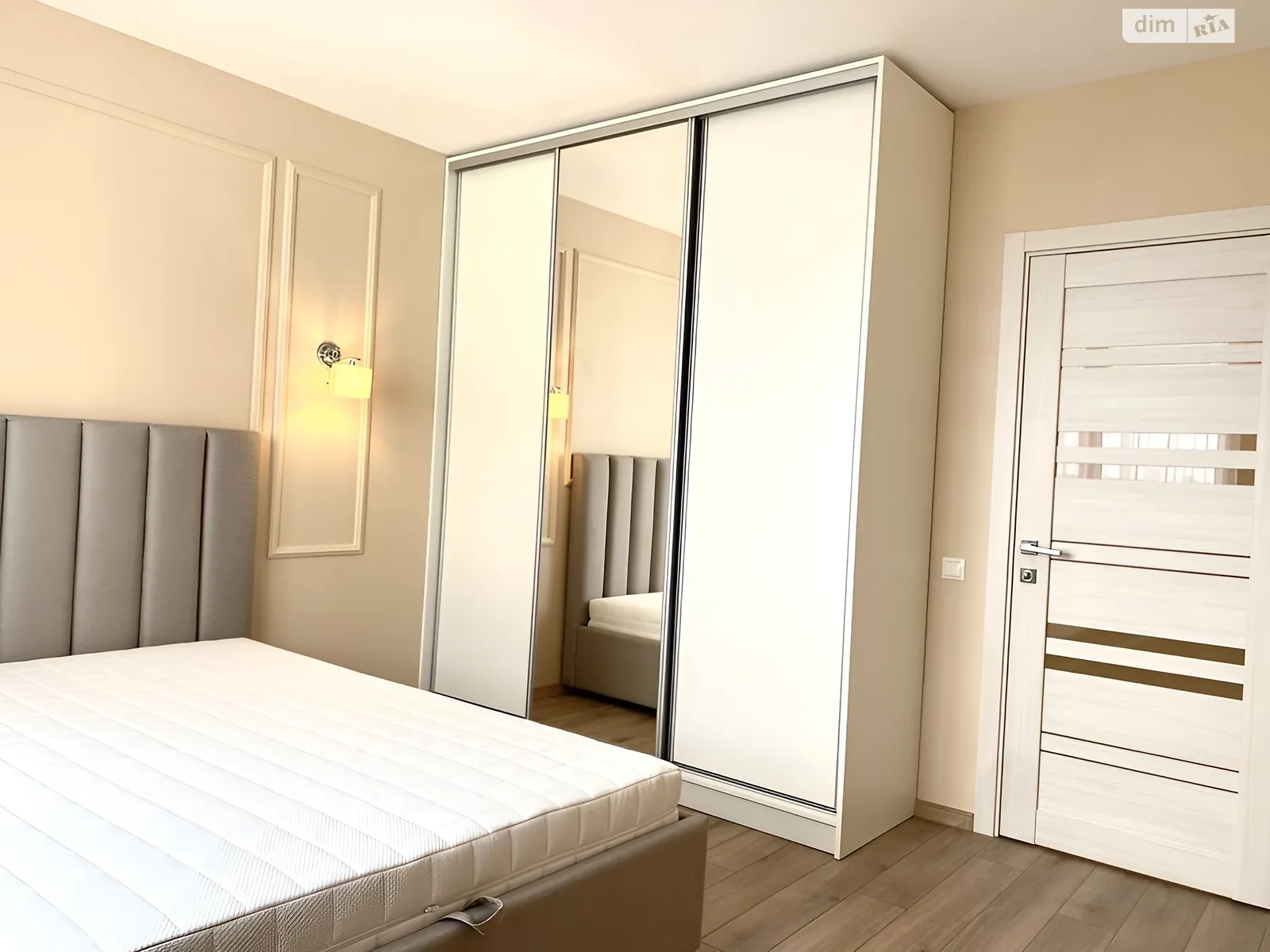 Здається в оренду 1-кімнатна квартира 51 кв. м у Львові, вул. Угорська - фото 1