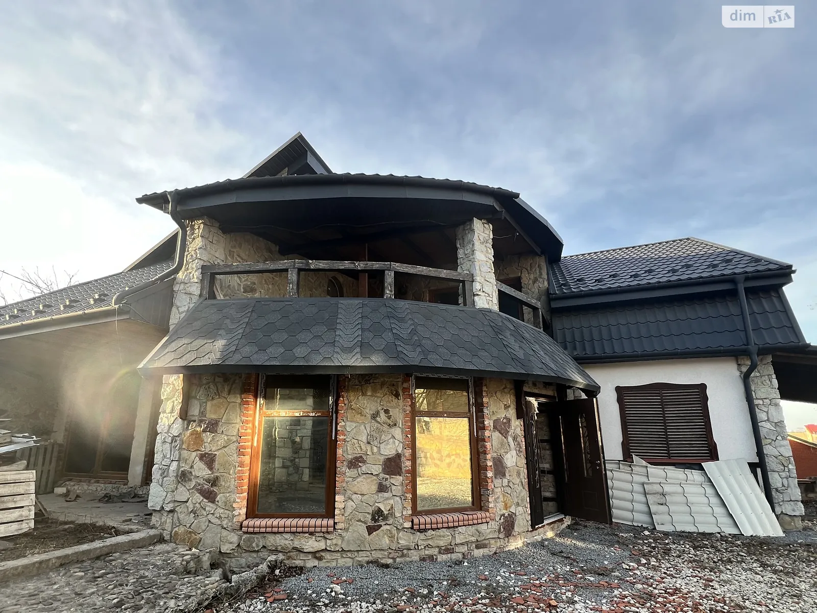 Продається будинок 2 поверховий 250 кв. м з мансардою, цена: 200000 $ - фото 1