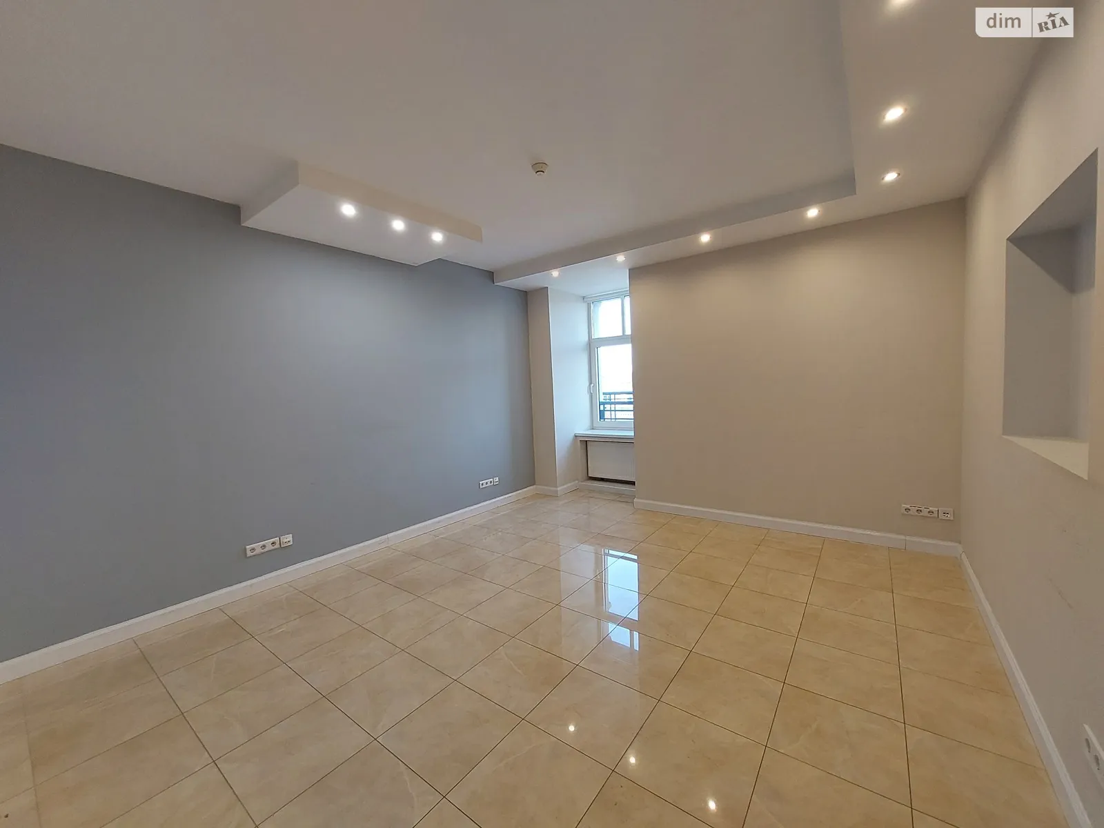 Сдается в аренду офис 223 кв. м в бизнес-центре, цена: 5480 $ - фото 1