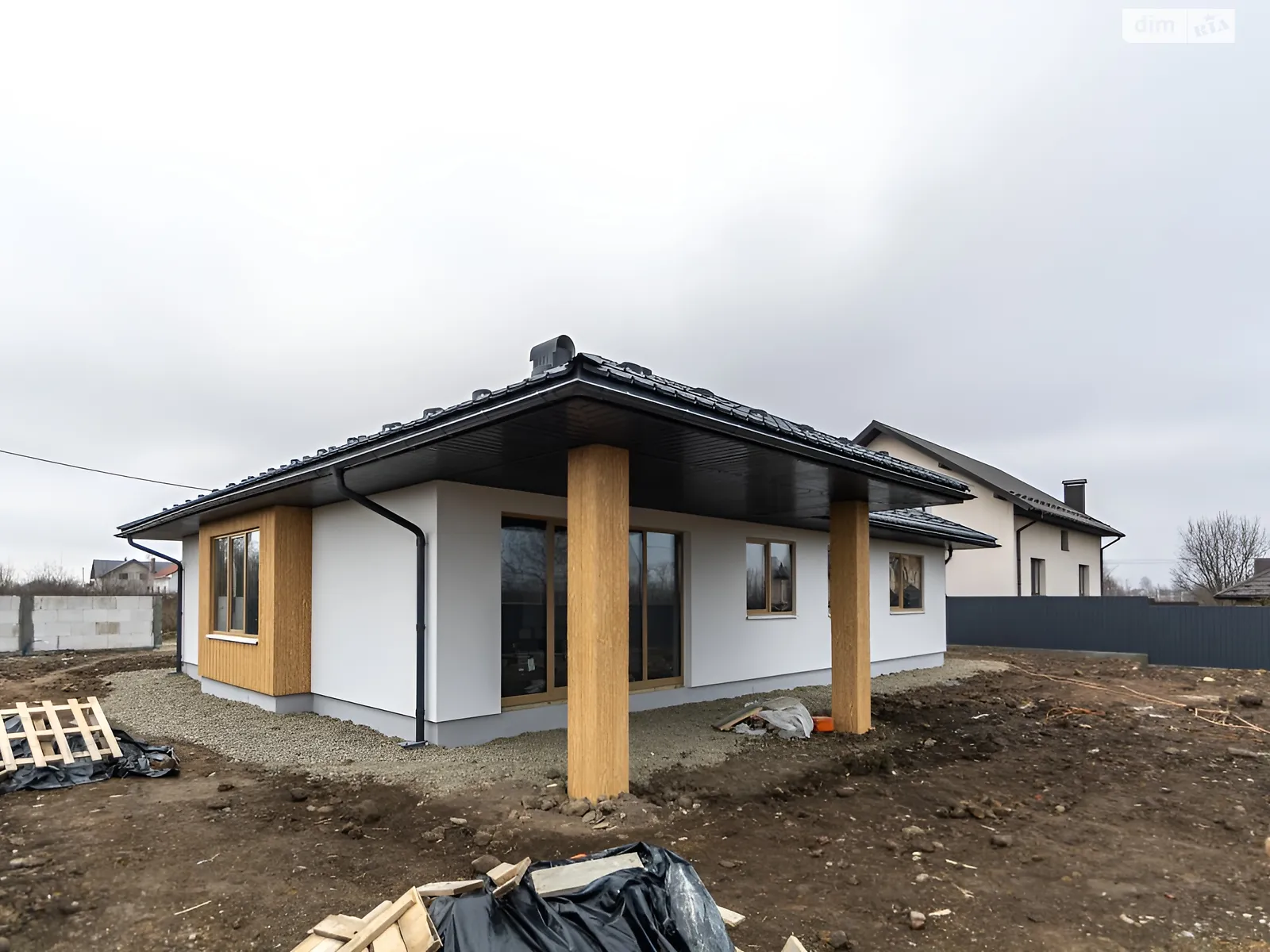 Продается одноэтажный дом 130 кв. м с бассейном, ул. Ивана Выговского - фото 1