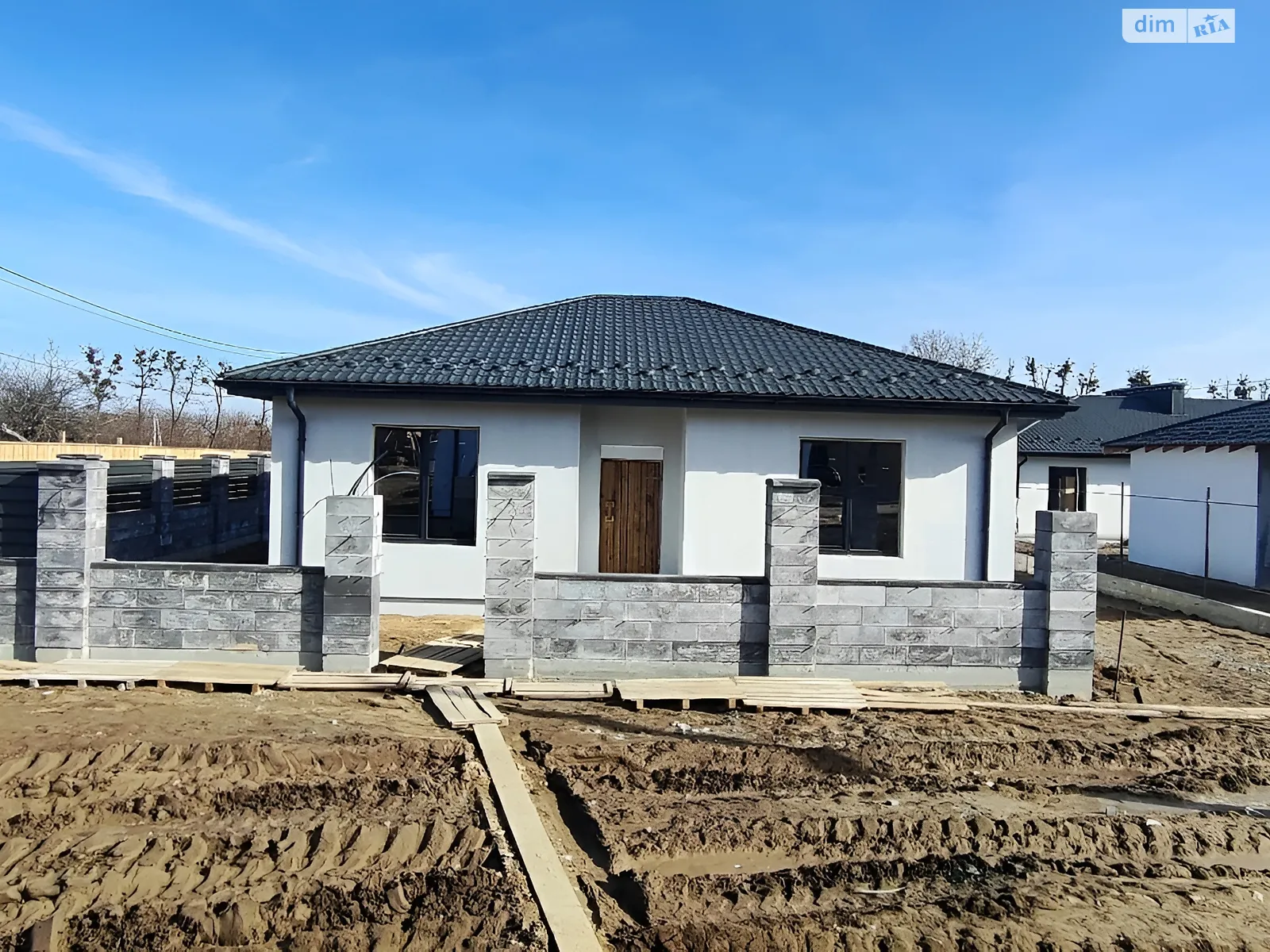 Продается одноэтажный дом 98 кв. м с бассейном, цена: 75000 $ - фото 1