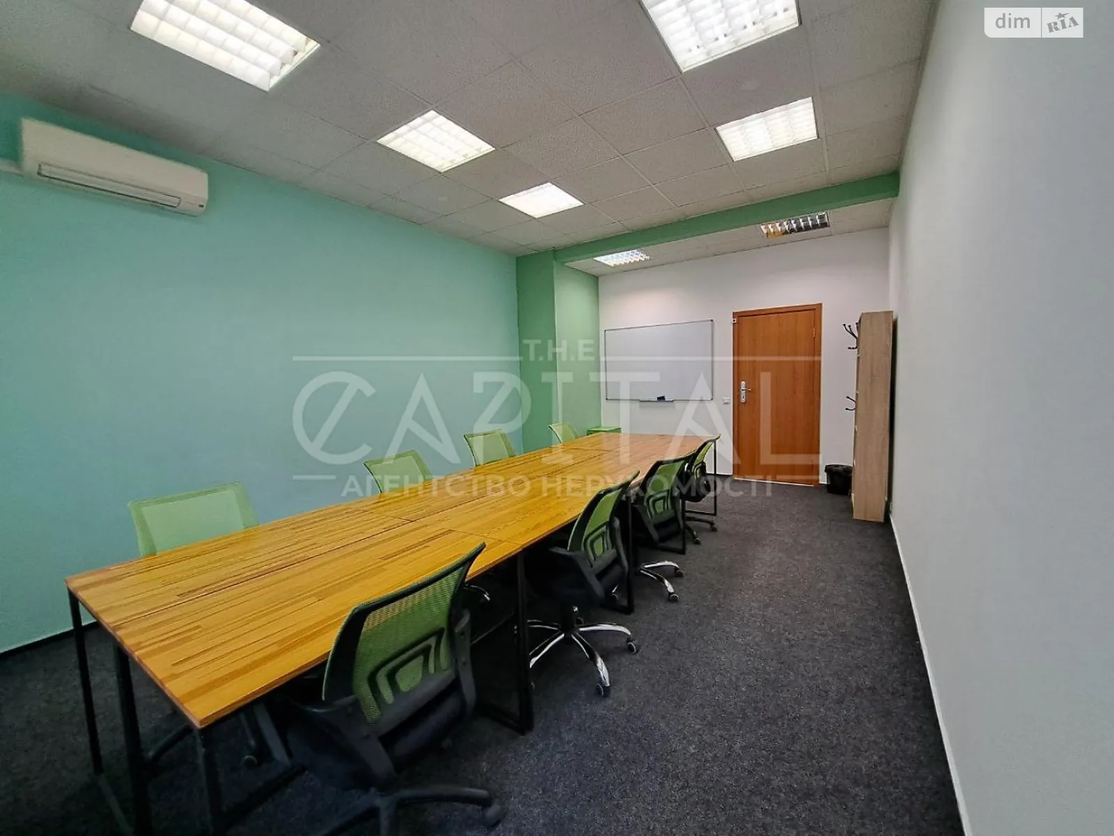 Сдается в аренду офис 25 кв. м в бизнес-центре, цена: 975 $ - фото 1