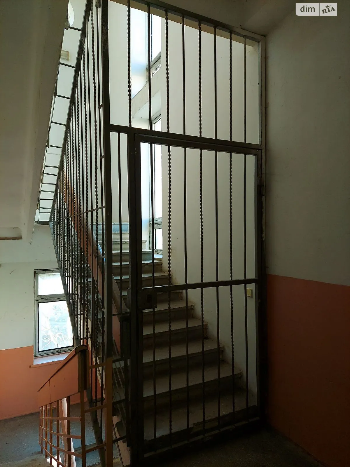 Сдается в аренду офис 103.4 кв. м в бизнес-центре, цена: 10300 грн - фото 1