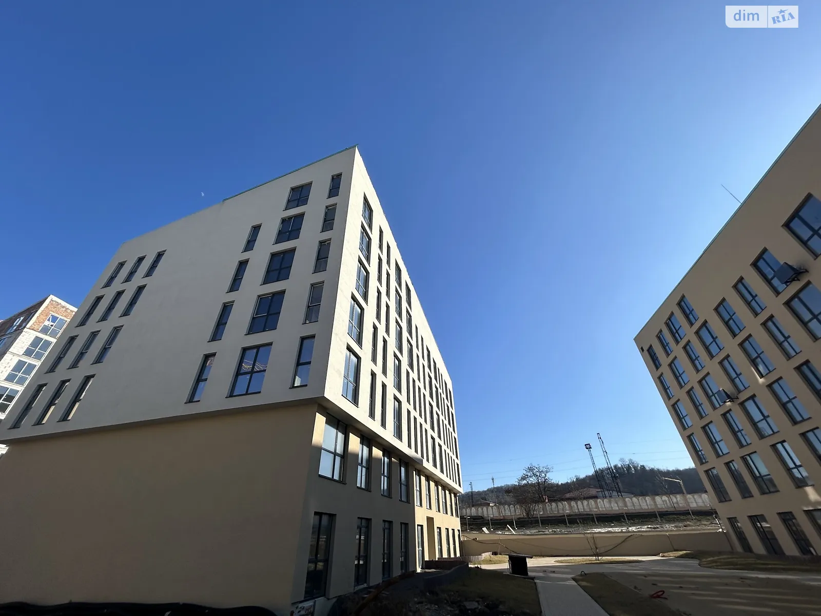 Продается 1-комнатная квартира 62 кв. м в Львове, ул. Хмельницкого Богдана, 116 - фото 1