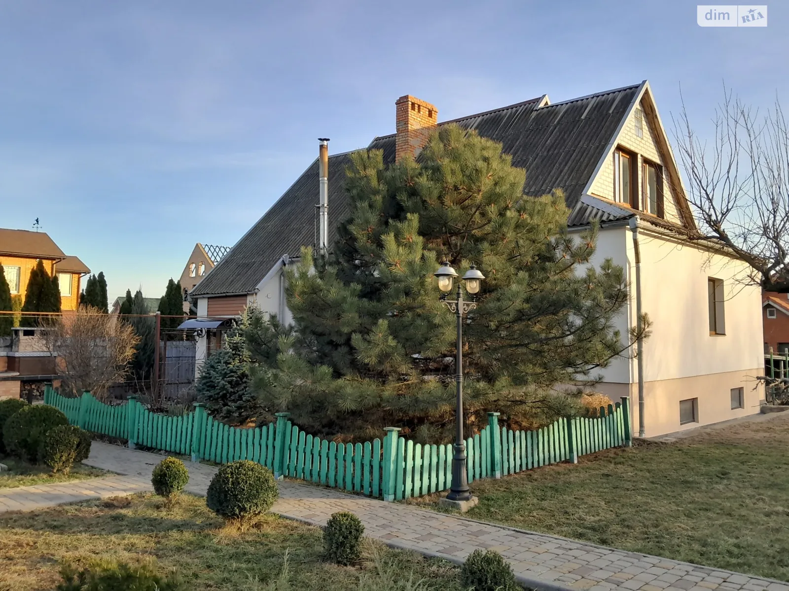 Продается дом на 2 этажа 200 кв. м с баней/сауной, цена: 104950 $ - фото 1