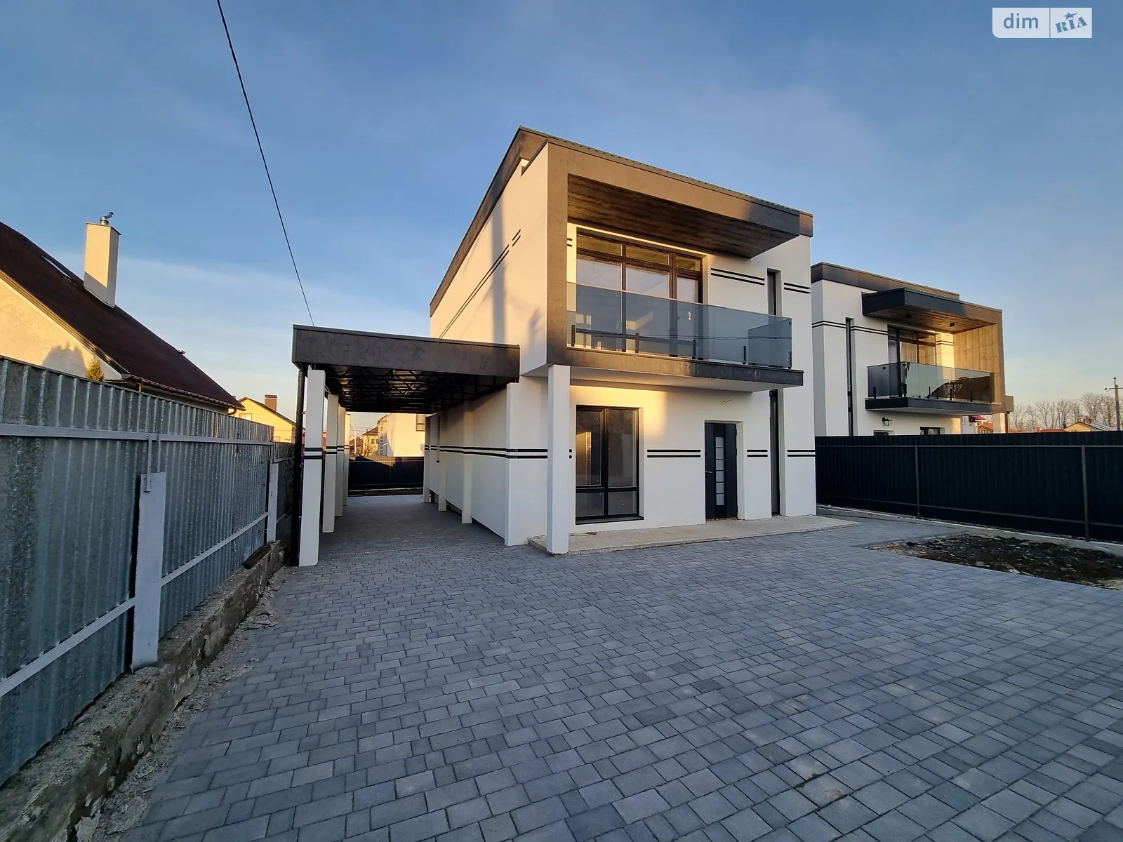 Продается дом на 2 этажа 120 кв. м с балконом, цена: 115000 $ - фото 1