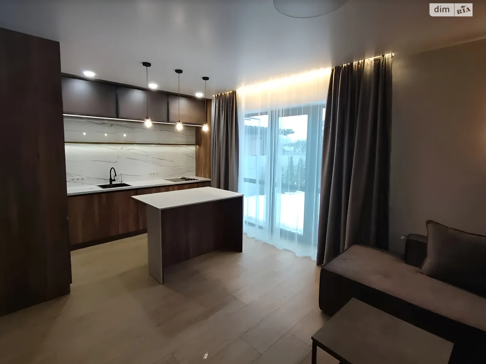 Сдается в аренду дом на 2 этажа 115 кв. м с верандой, цена: 1799 $ - фото 1