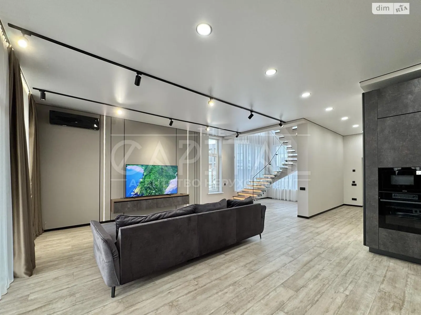 Продается дом на 2 этажа 150 кв. м с гаражом, цена: 255000 $ - фото 1