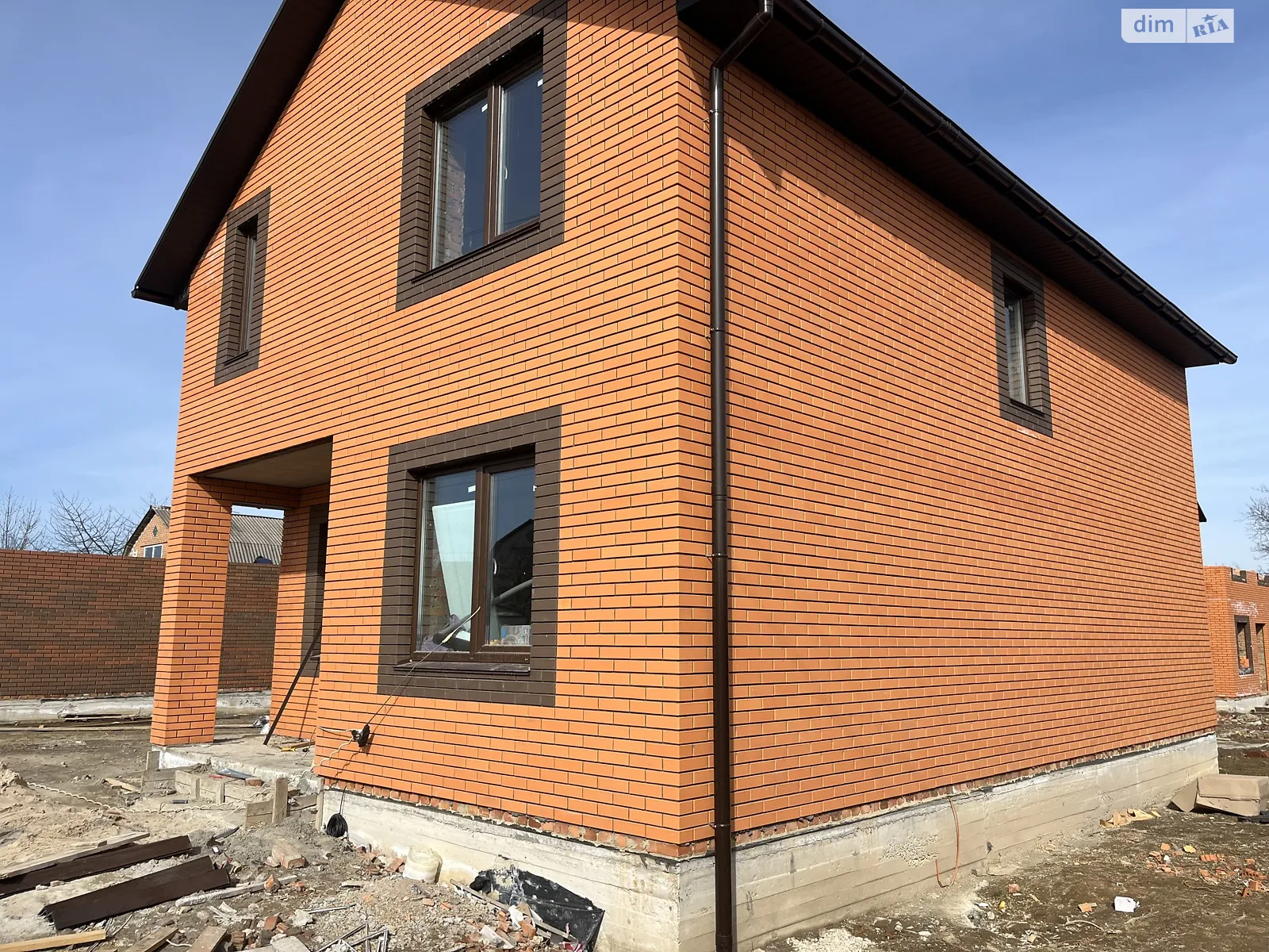 Продается дом на 2 этажа 120 кв. м с балконом, цена: 92000 $ - фото 1