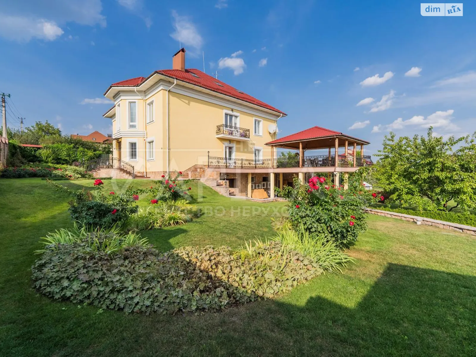 Продается дом на 3 этажа 950 кв. м с балконом, цена: 1425000 $ - фото 1