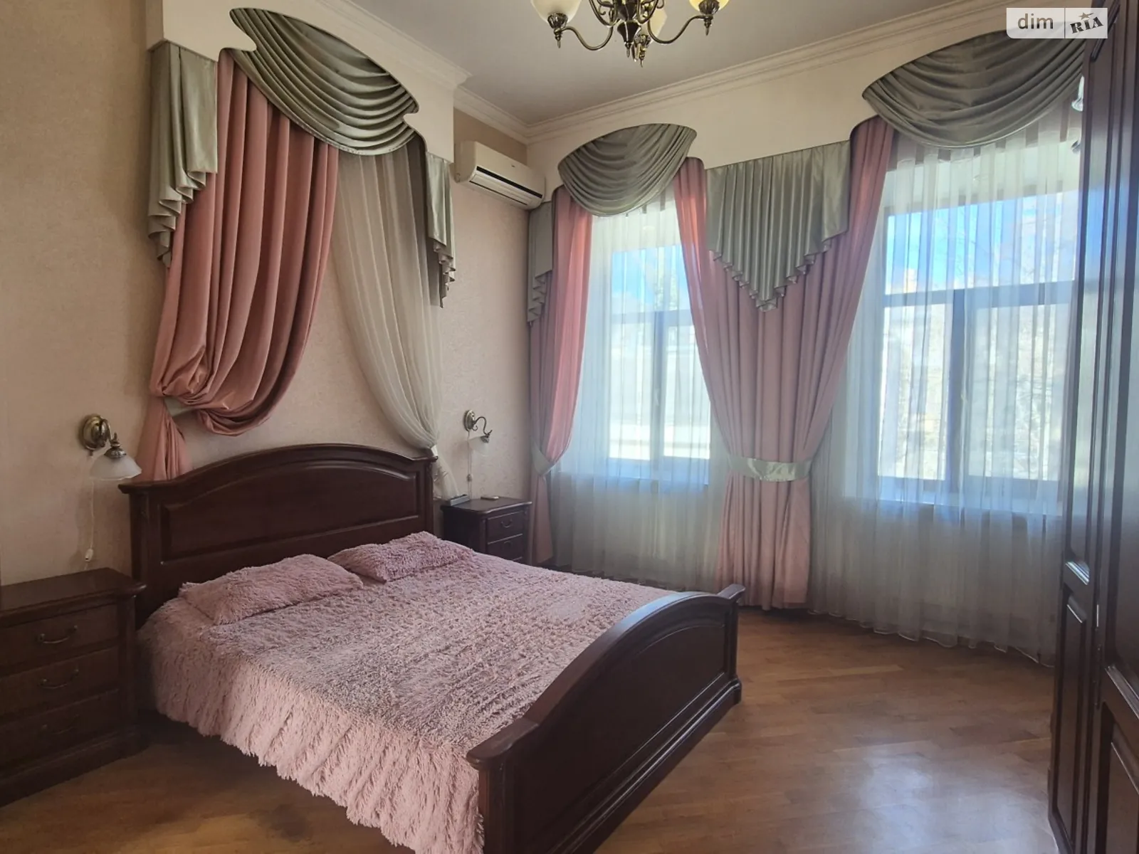 Здається в оренду 2-кімнатна квартира 80 кв. м у Одесі, вул. Катерининська, 34/36 - фото 1