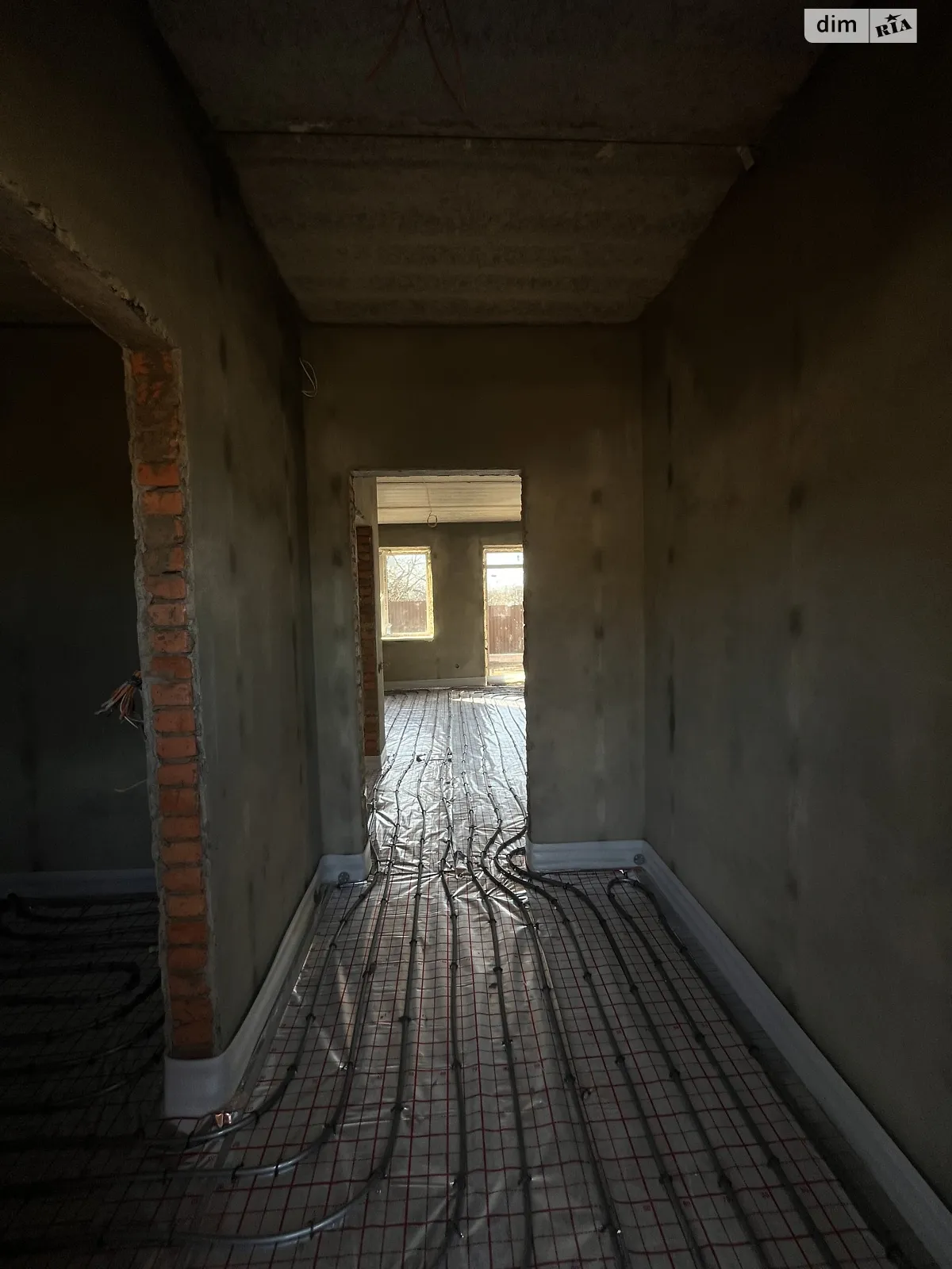 Продается дом на 2 этажа 125 кв. м с бассейном, цена: 95000 $ - фото 1