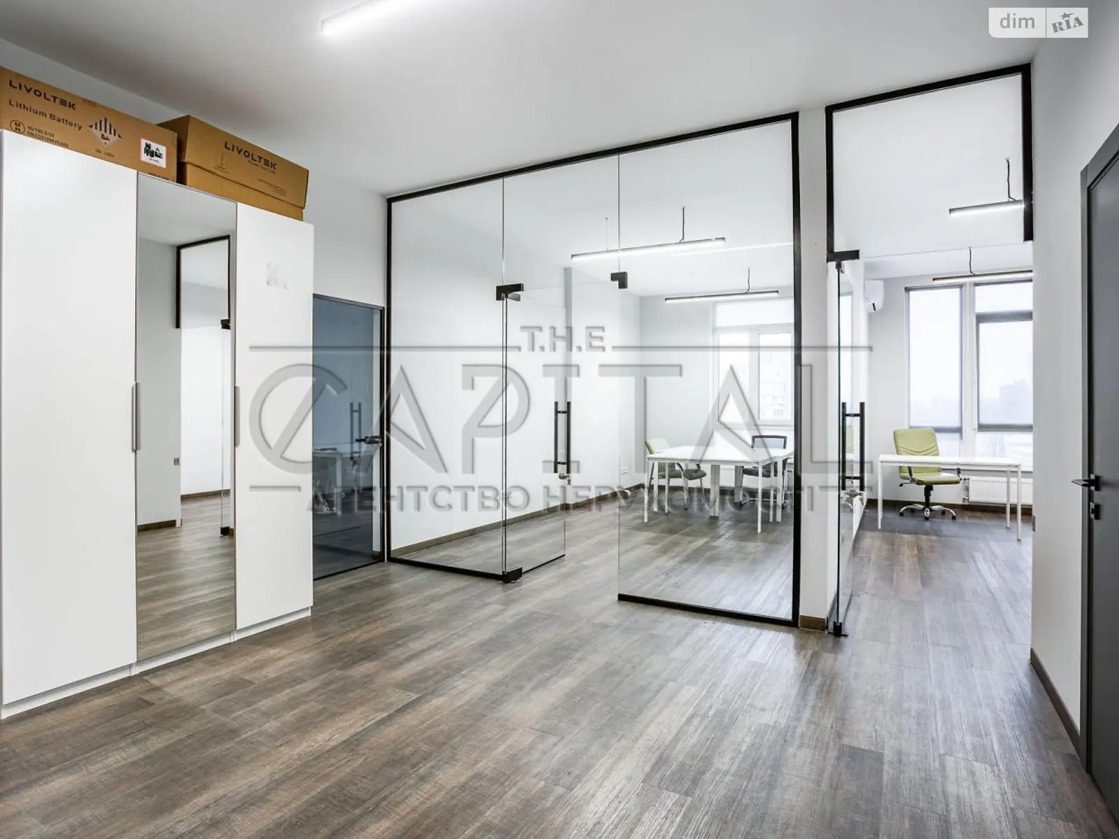 Продается офис 81 кв. м в бизнес-центре, цена: 260000 $ - фото 1