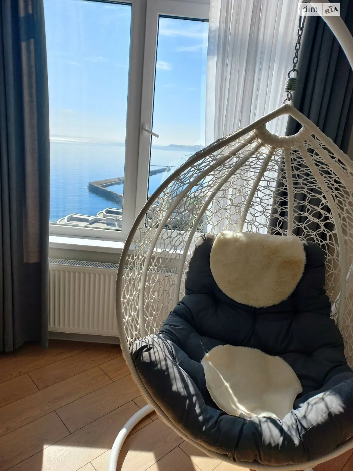 Продается 1-комнатная квартира 41 кв. м в Одессе, пер. Мореходный, 2А - фото 1
