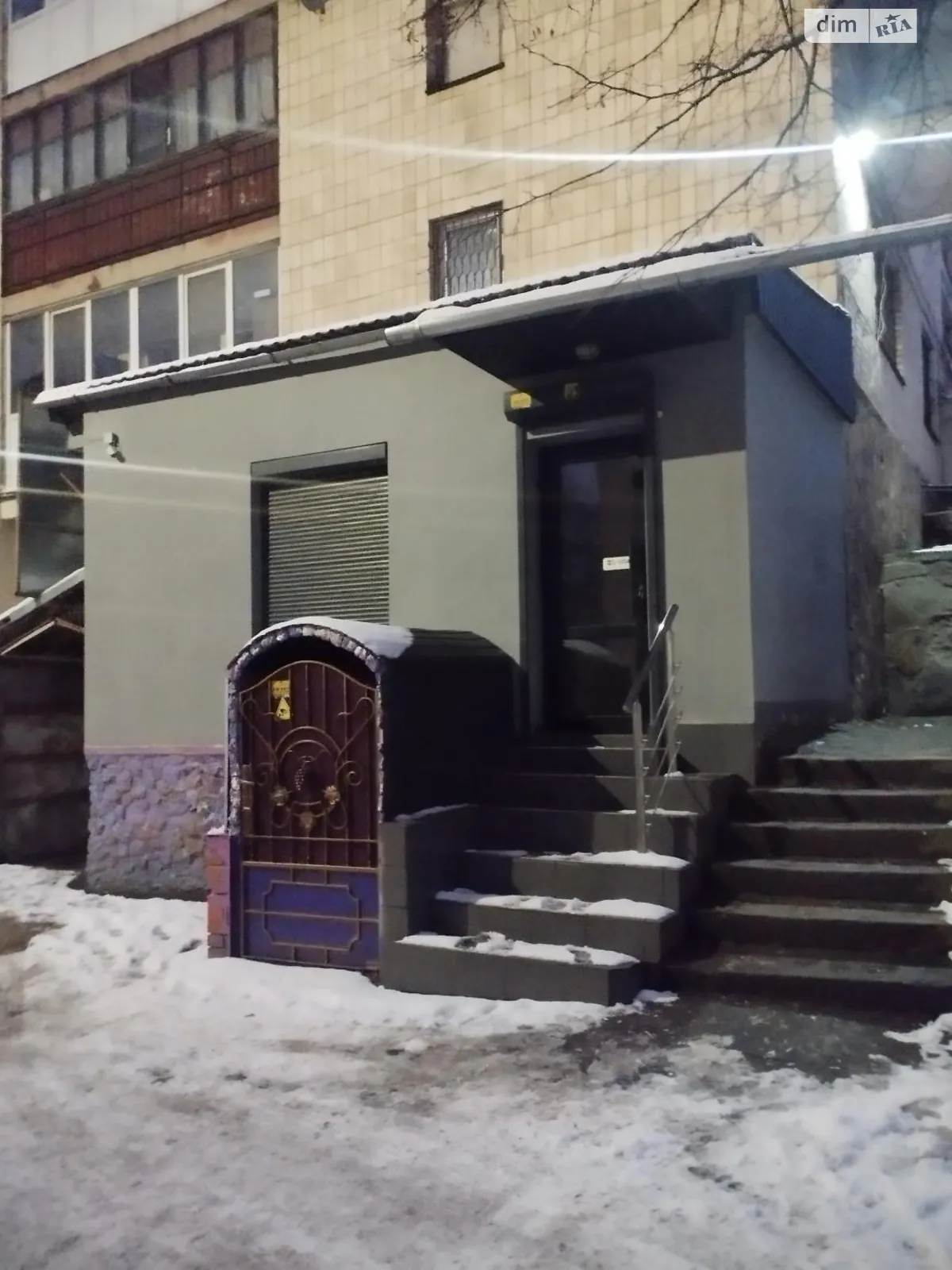 Здається в оренду приміщення вільного призначення 40 кв. м в 9-поверховій будівлі, цена: 8000 грн - фото 1