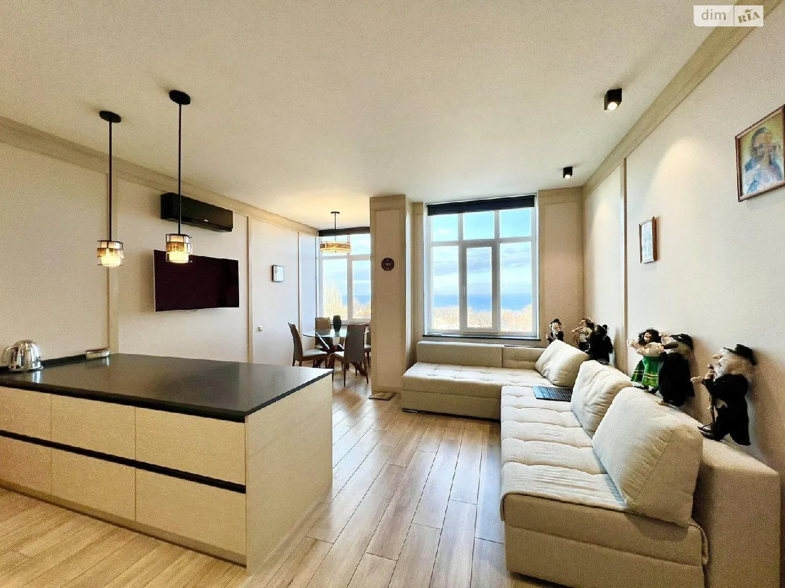 Продается 1-комнатная квартира 55 кв. м в Одессе, пер. Удельный, 6 - фото 1