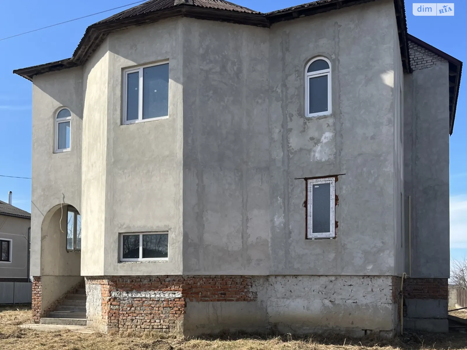 Продается дом на 2 этажа 240 кв. м с подвалом, цена: 44000 $ - фото 1