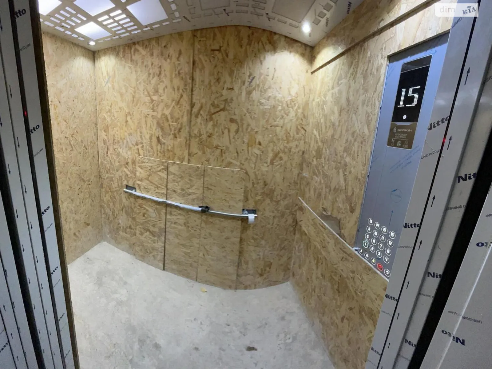 Продается 1-комнатная квартира 46 кв. м в Харькове, ул. Заливная, 10 - фото 1