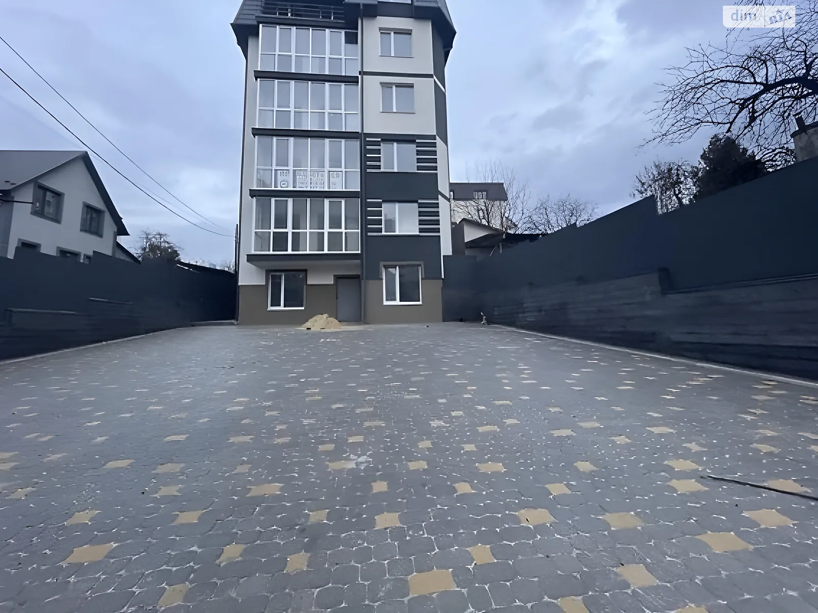 Продается помещения свободного назначения 194 кв. м в 6-этажном здании, цена: 170000 $ - фото 1