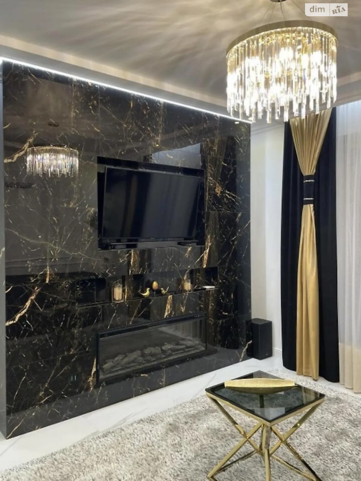 Продается дом на 2 этажа 180 кв. м с садом, цена: 360000 $ - фото 1