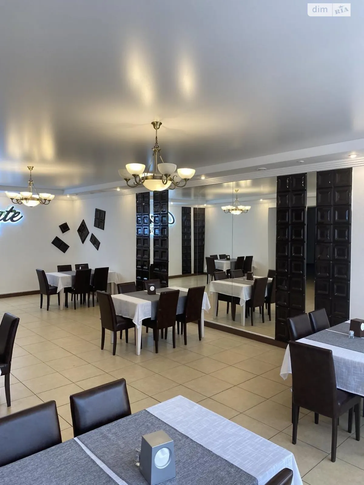 Сдается в аренду объект сферы услуг 370 кв. м в 2-этажном здании, цена: 1500 $ - фото 1