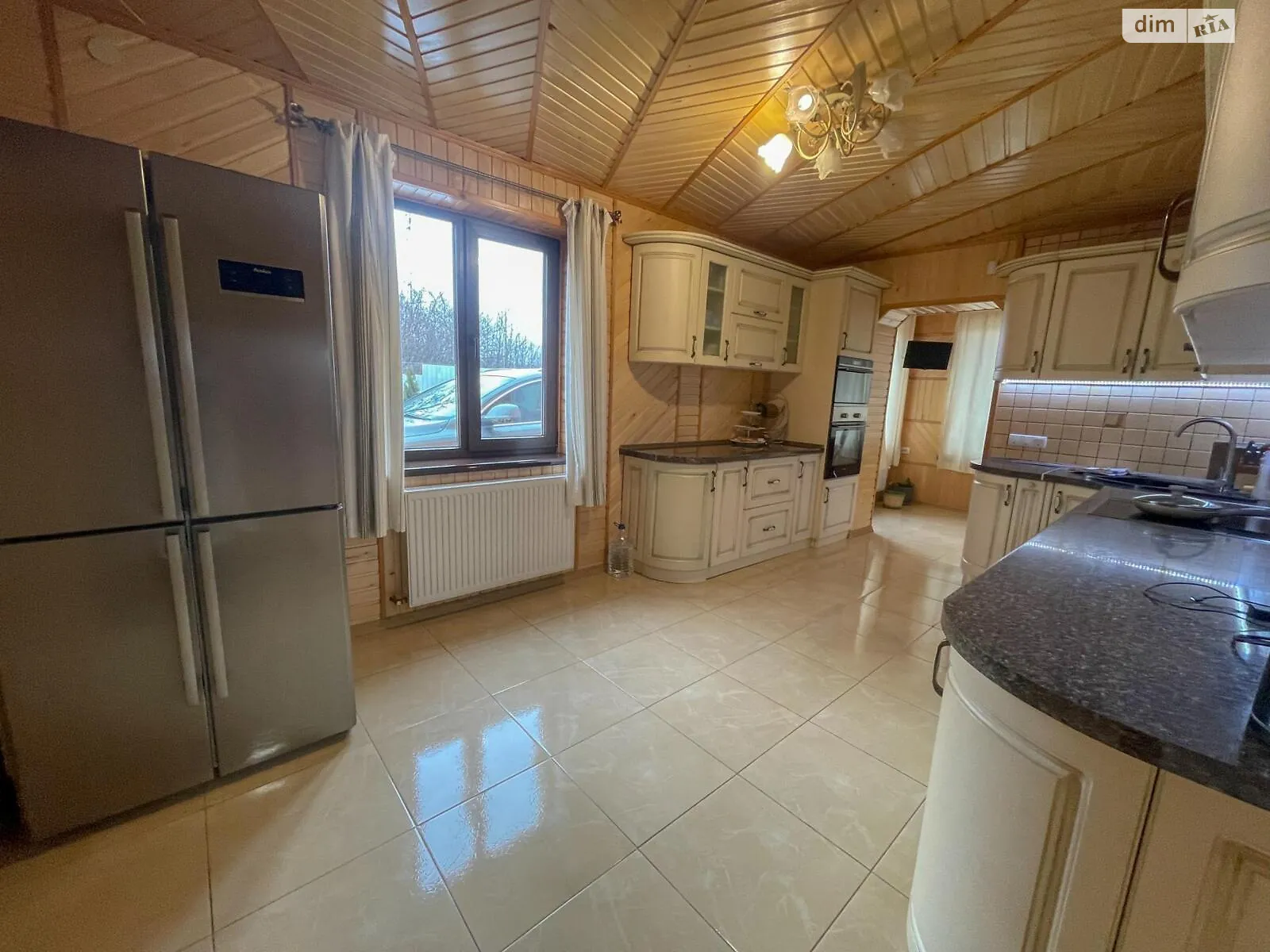 Продается дом на 3 этажа 330 кв. м с участком, цена: 180000 $ - фото 1