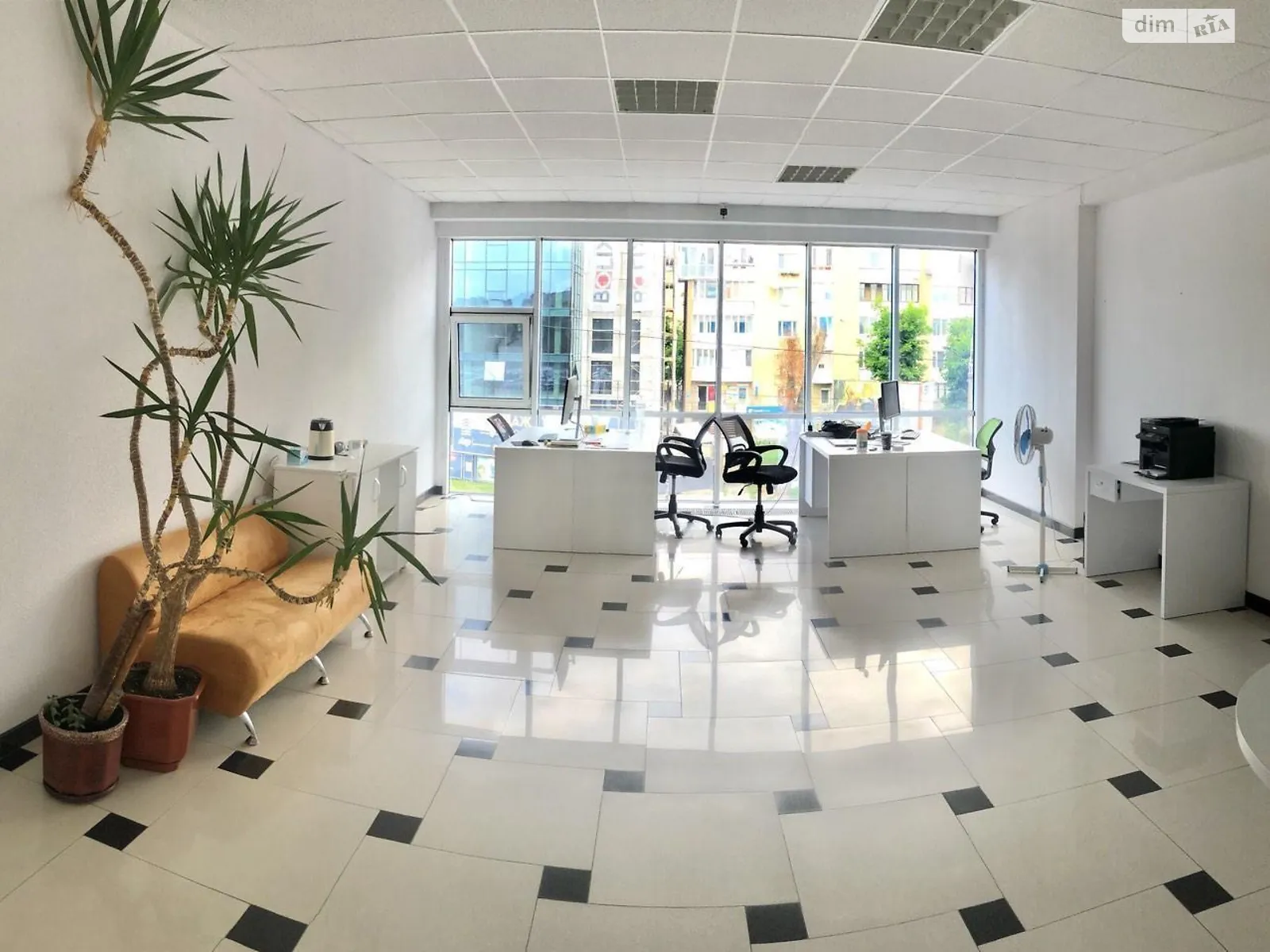 Продается офис 43 кв. м в бизнес-центре, цена: 51600 $ - фото 1