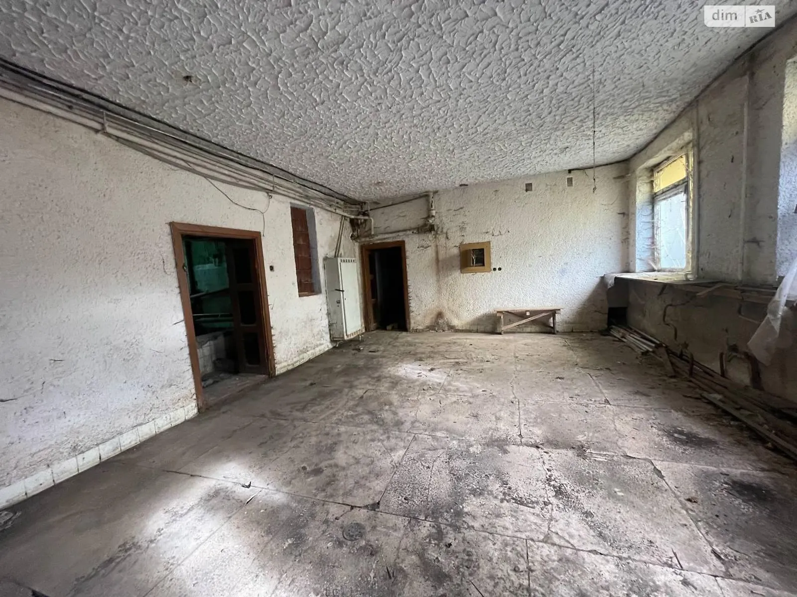 Здається в оренду приміщення вільного призначення 500 кв. м в 5-поверховій будівлі, цена: 500 $ - фото 1