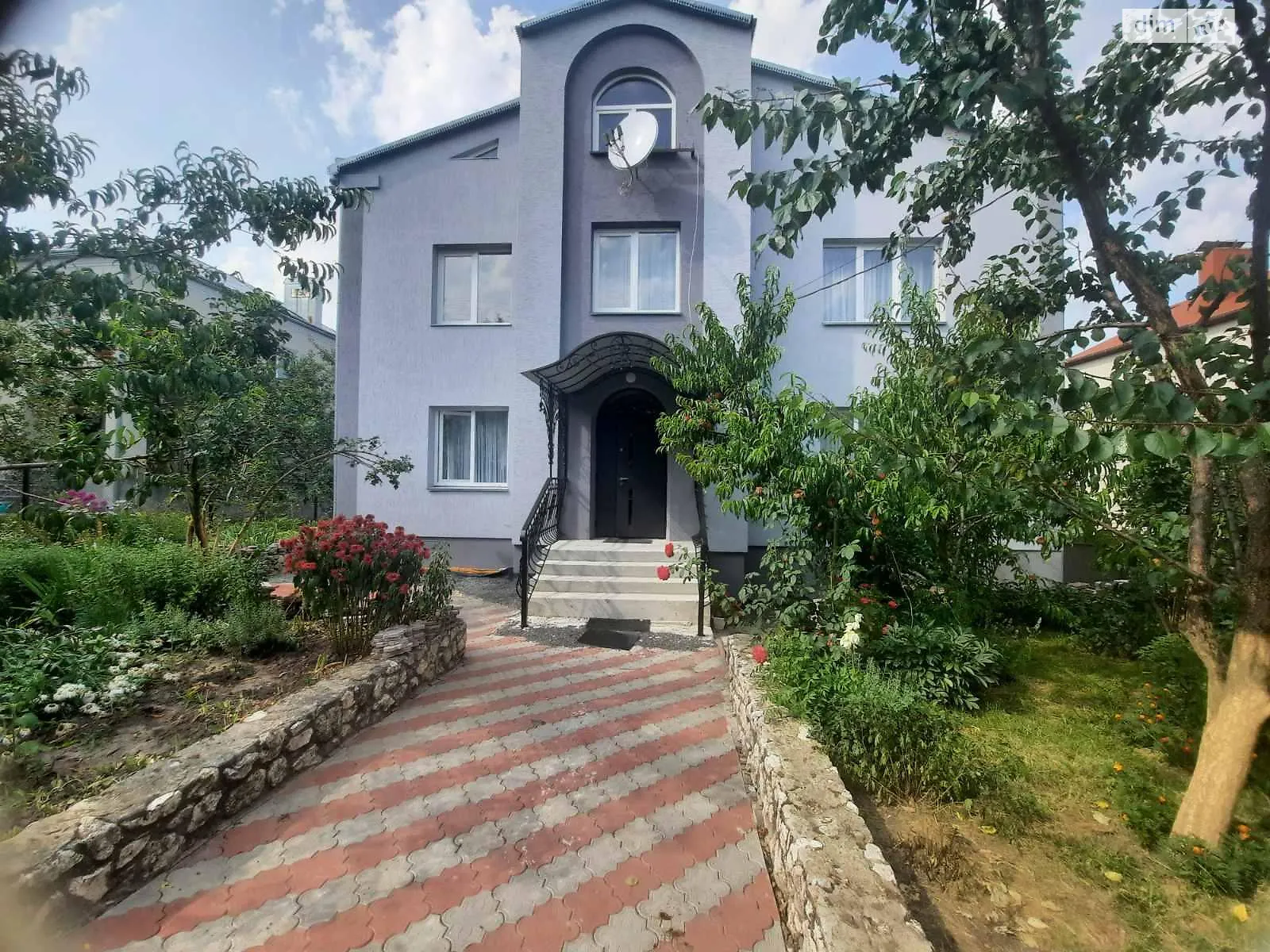 Продается дом на 2 этажа 364 кв. м с мансардой, цена: 145000 $ - фото 1