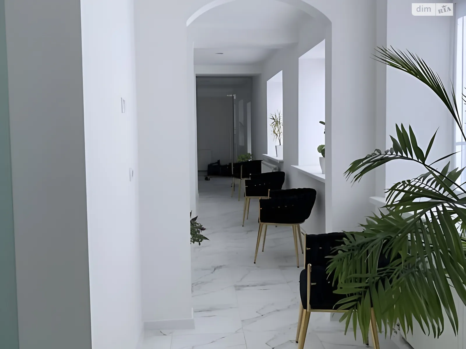 Сдается в аренду объект сферы услуг 24 кв. м в 3-этажном здании, цена: 22000 грн - фото 1