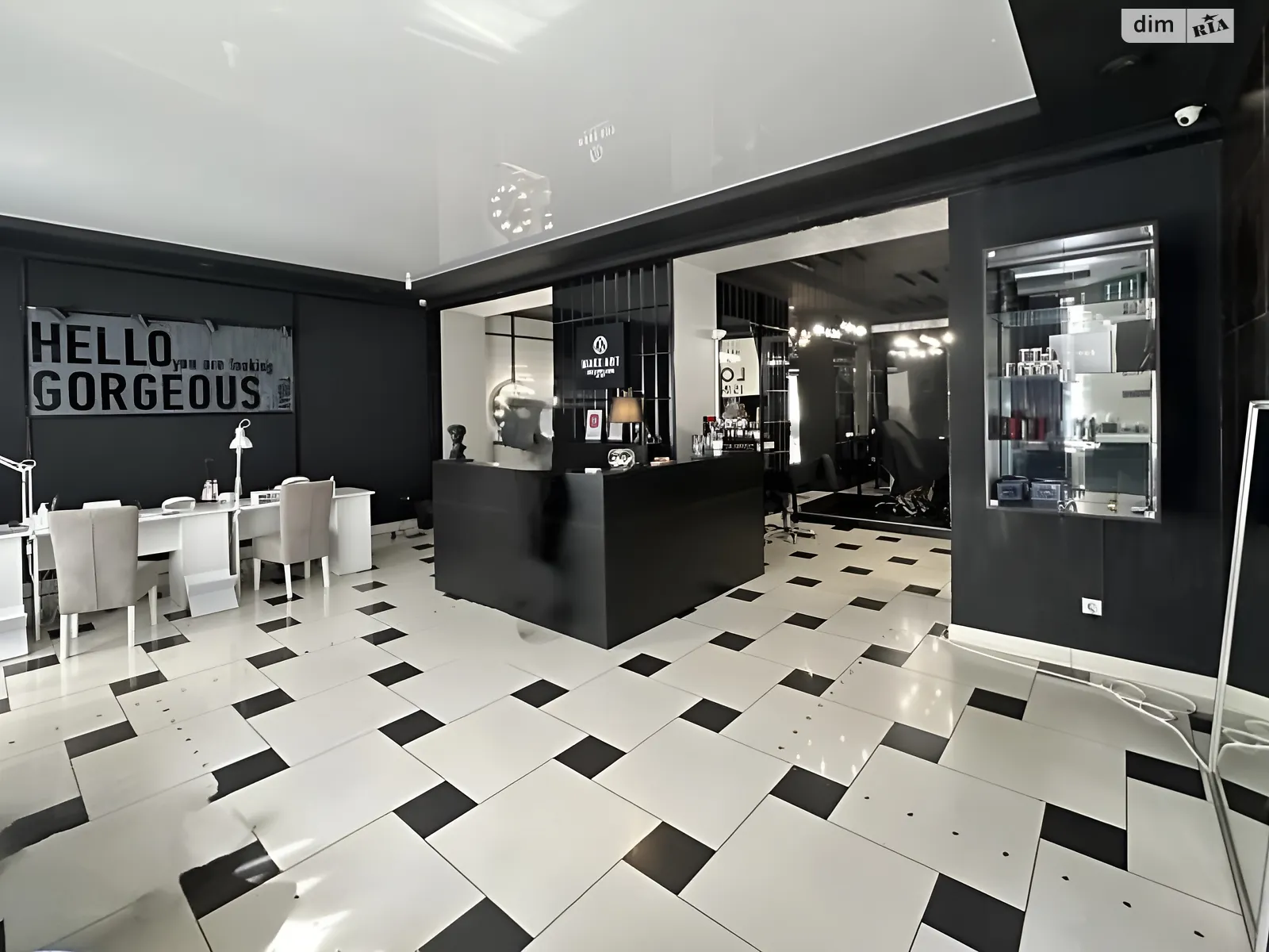 Продається об'єкт сфери послуг 203 кв. м в 9-поверховій будівлі, цена: 375000 $ - фото 1