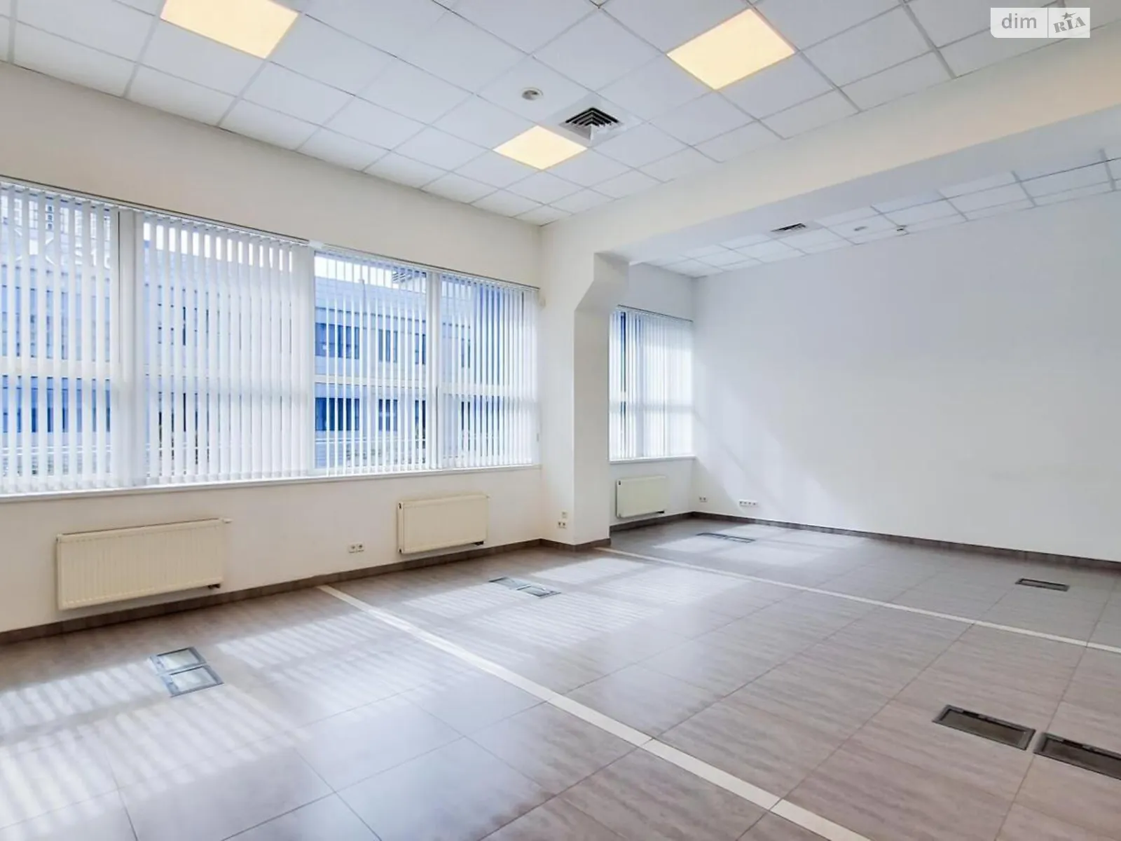 Сдается в аренду офис 334 кв. м в бизнес-центре, цена: 5300 $ - фото 1