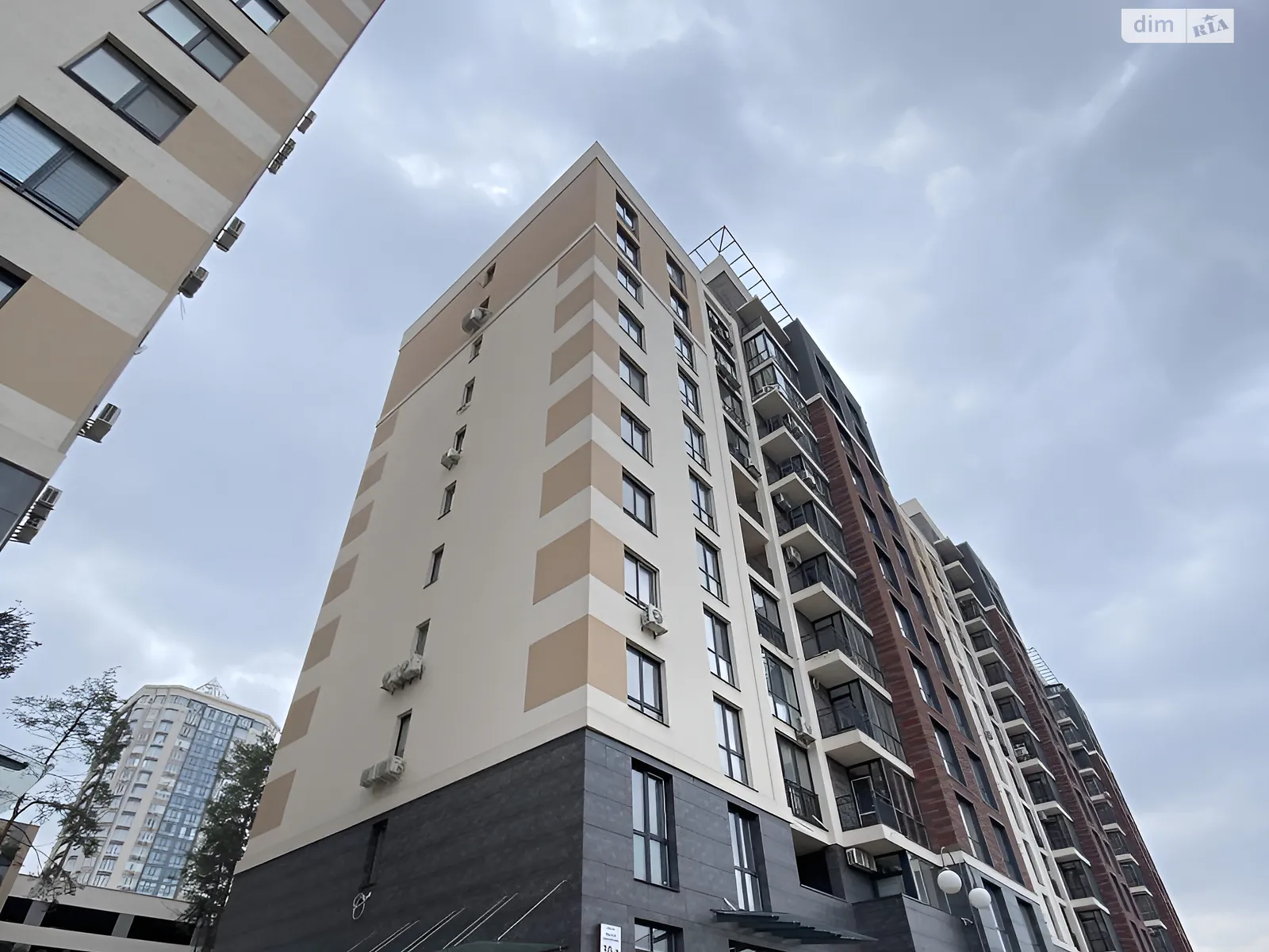 Продается 4-комнатная квартира 139.3 кв. м в Броварах, ул. Симоненко, 30А - фото 1