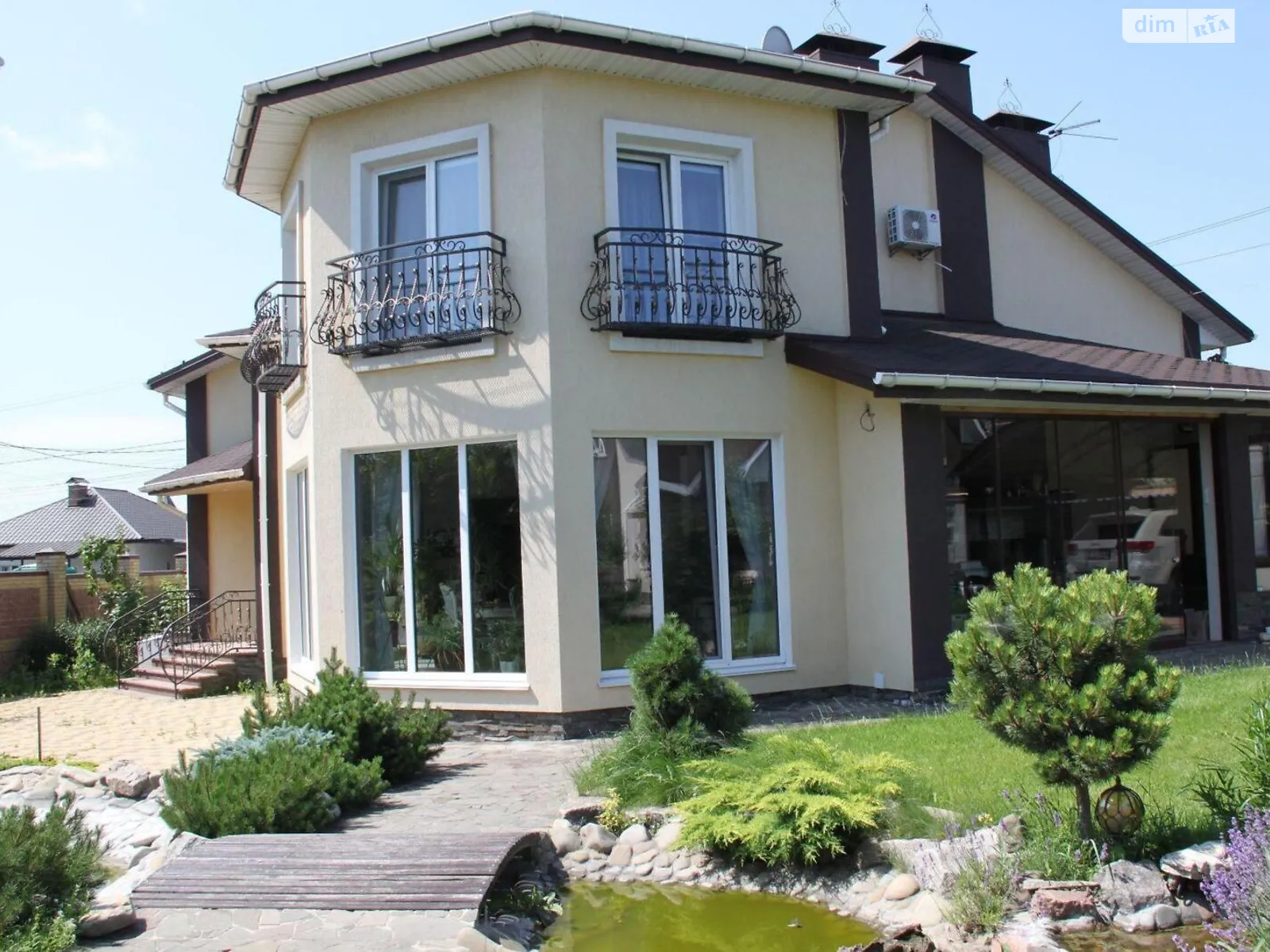 Продается дом на 2 этажа 283 кв. м с участком, цена: 299000 € - фото 1