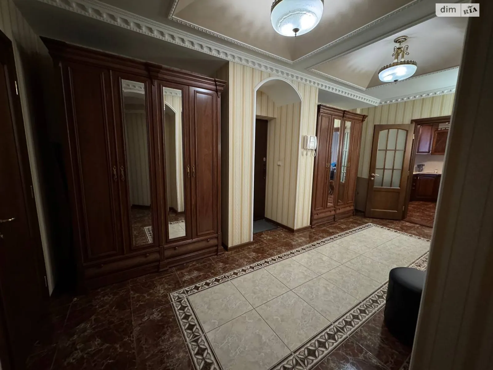 Продається 2-кімнатна квартира 117.6 кв. м у Одесі, вул. 1-а Лінія Люстдорфської дороги - фото 1