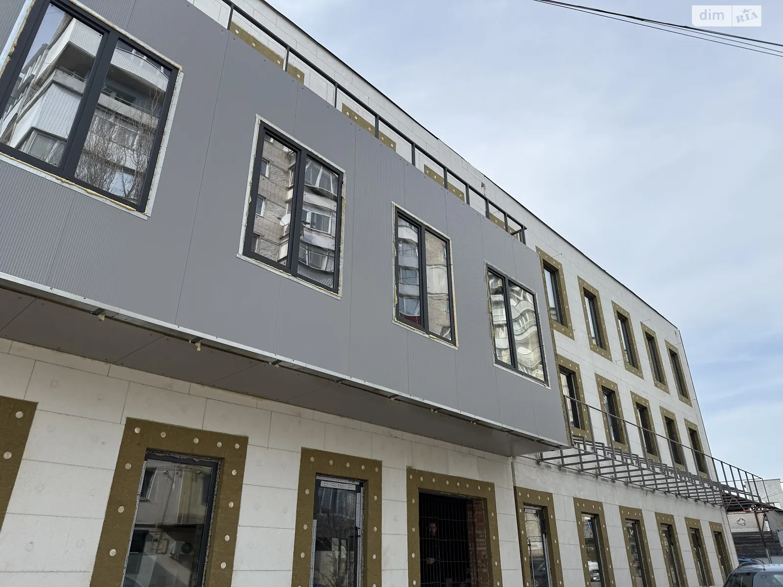 Продається приміщення вільного призначення 50 кв. м в 3-поверховій будівлі, цена: 75000 $ - фото 1