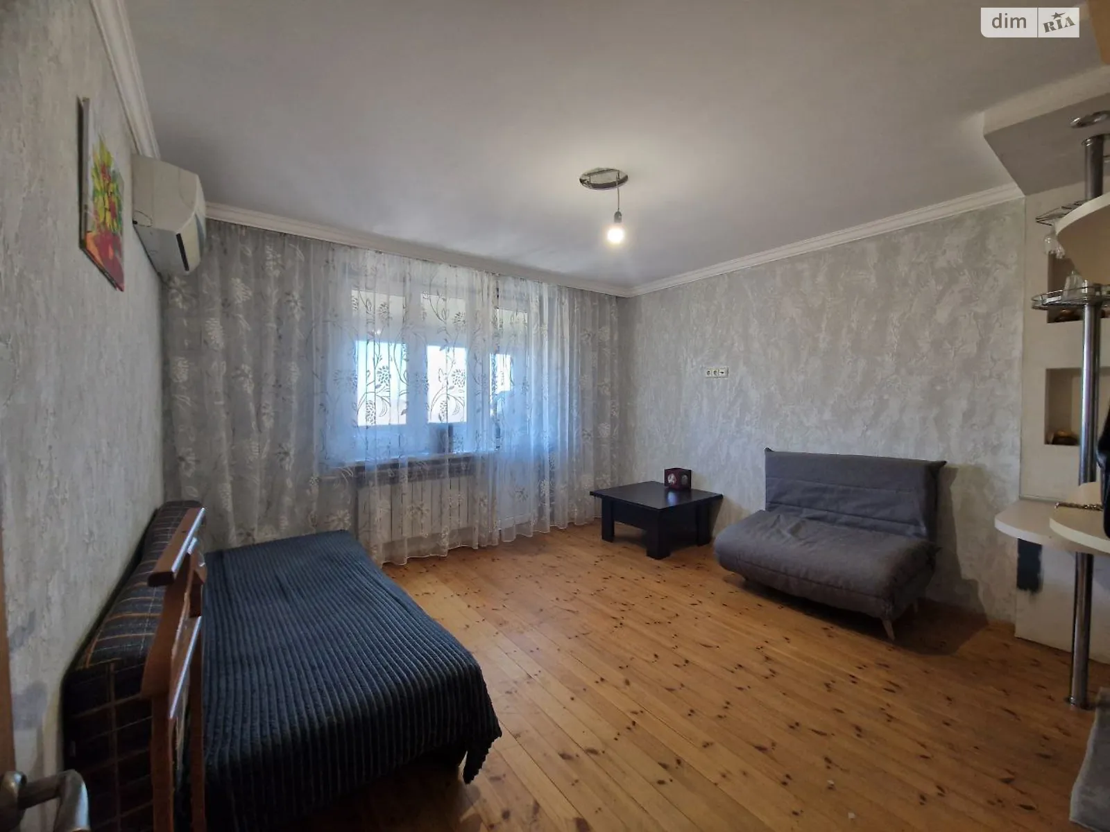 Продается 1-комнатная квартира 36 кв. м в Черноморском, ул. Гвардейская - фото 1