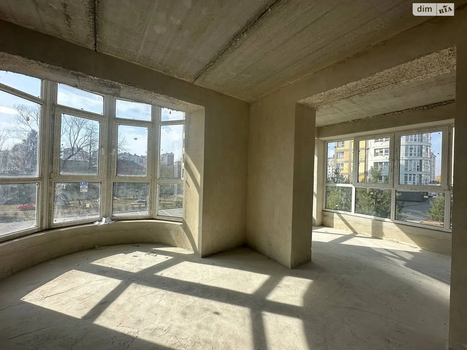 Продается 2-комнатная квартира 67 кв. м в Ивано-Франковске, ул. Слободская - фото 1